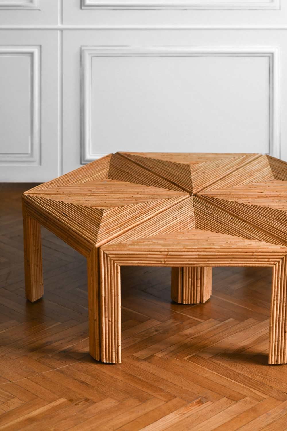 Ensemble de tables modulaires en rotin, prod. Vivai Del Sud, Italie 1970
Dimensions du module unique : 60 L x 40 H x 53 D cm