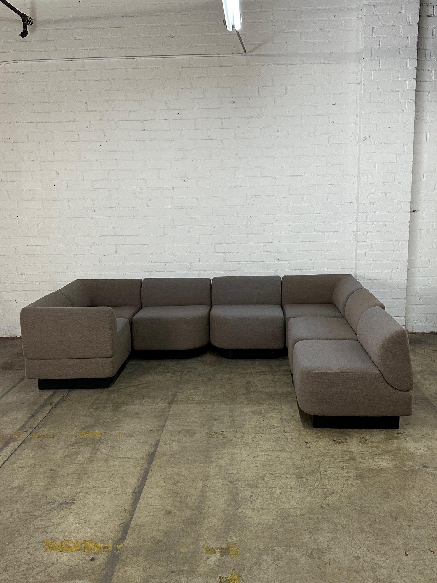 Modular seating by Harvey Probber In Good Condition For Sale In Los Angeles, CA