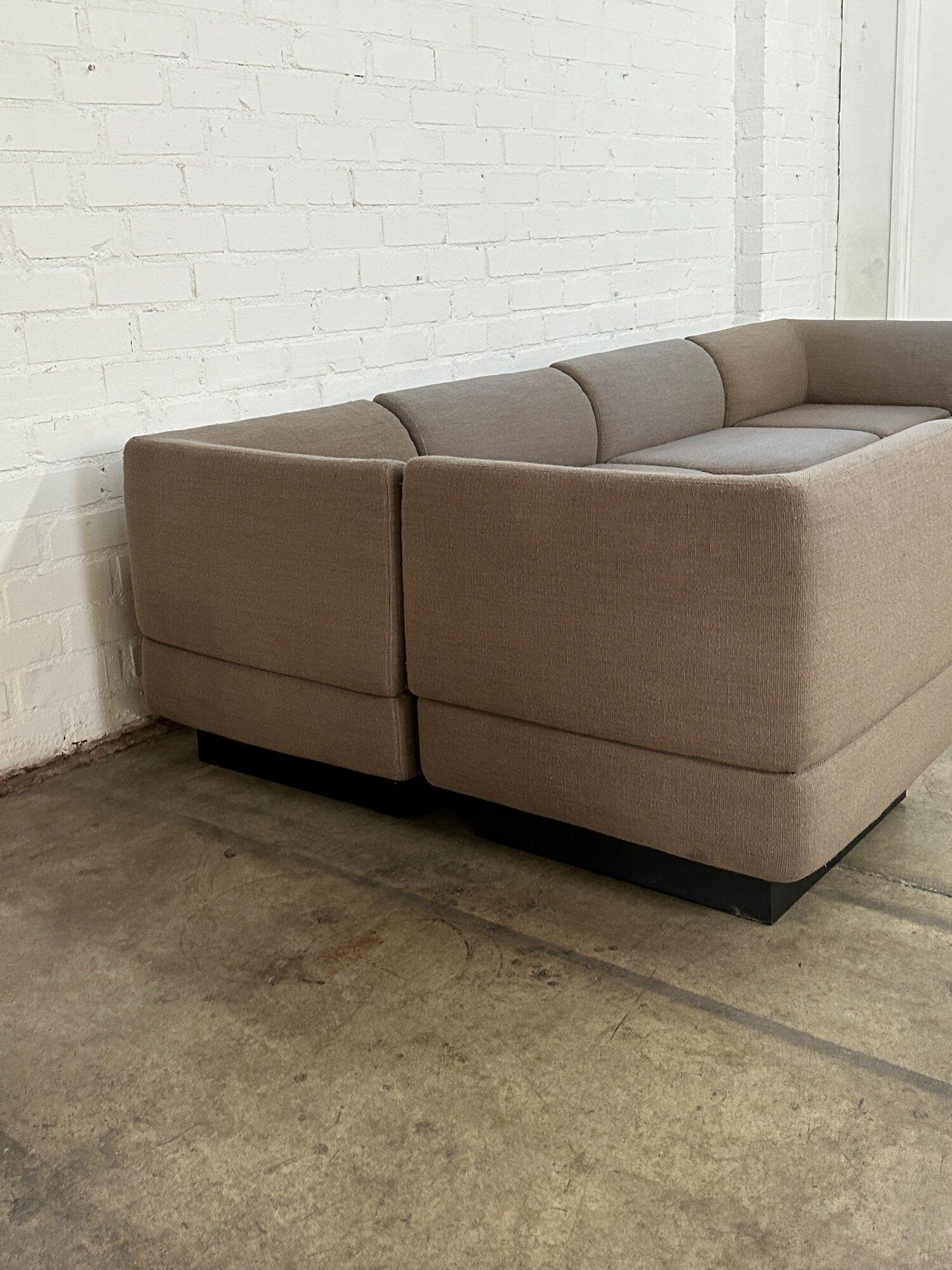 Modular seating by Harvey Probber For Sale 1