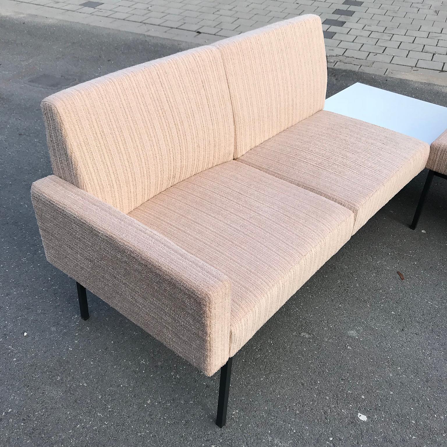Modular Seating Group from Thonet, 1960s, Seating Elements, Lobby Sofa Beige  im Zustand „Gut“ in Nürnberg, Bavaria