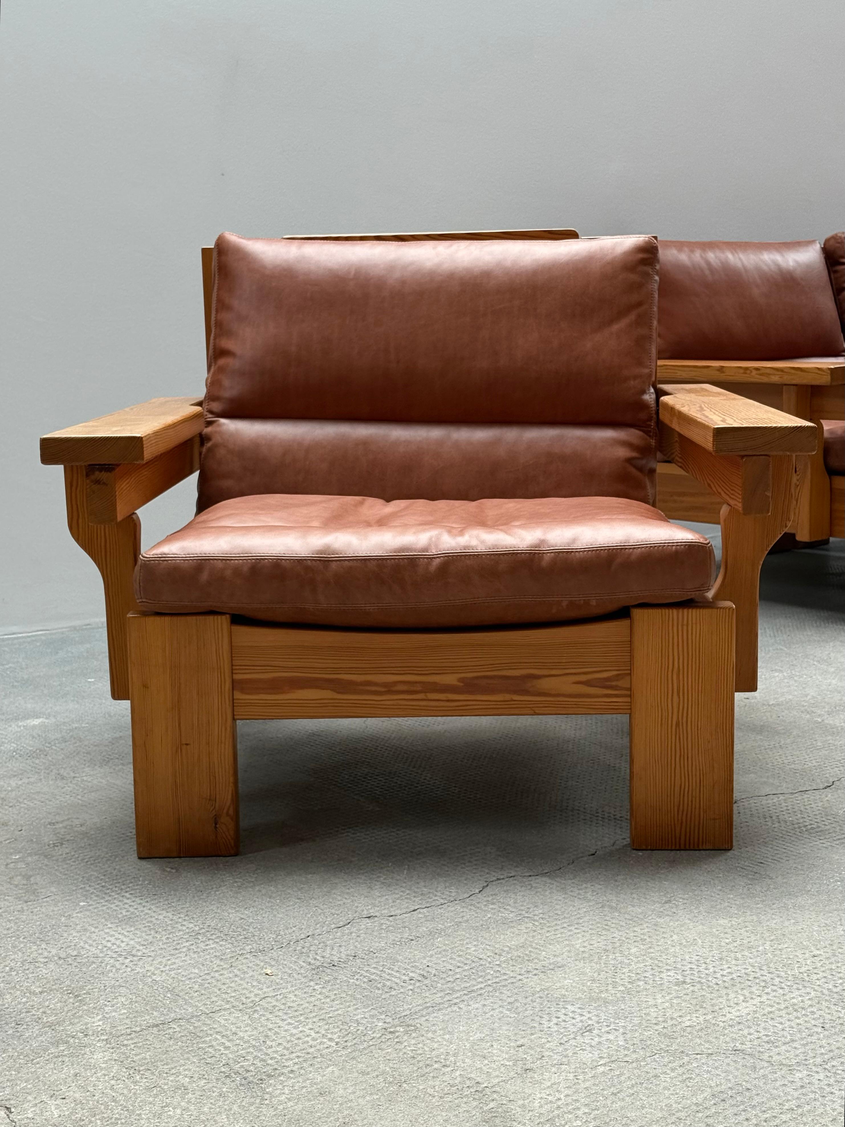 MODULARES SITZSOFA ARMOSCHIRM KIEFER-HOLZ-KOGNAC-LEDER, 1970er Jahre (Ende des 20. Jahrhunderts) im Angebot