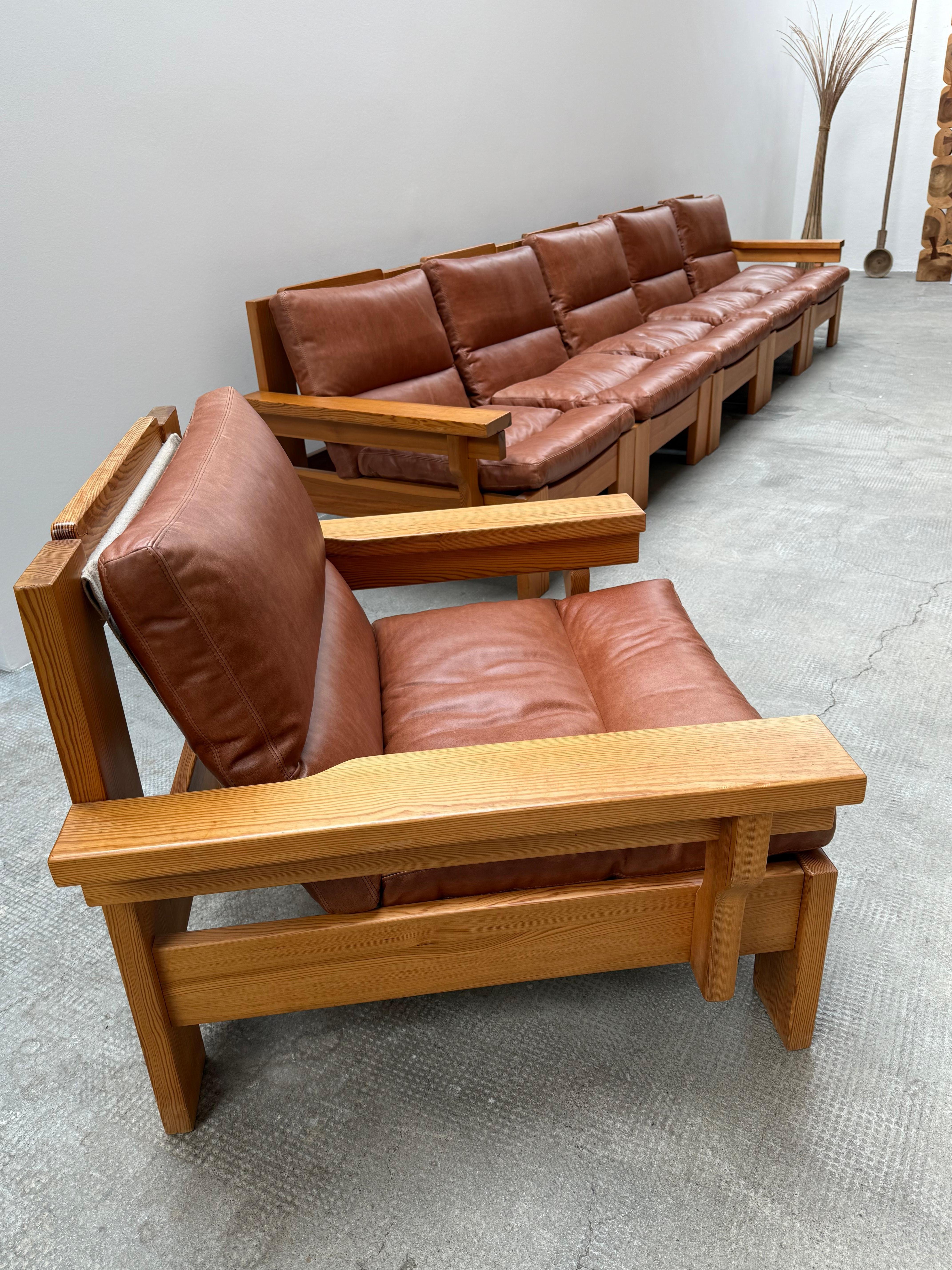 Scandinave moderne Ensemble Sitzgruppe siège modulaire Kiefernholz Leder Leinen, Schweden 1970 en vente