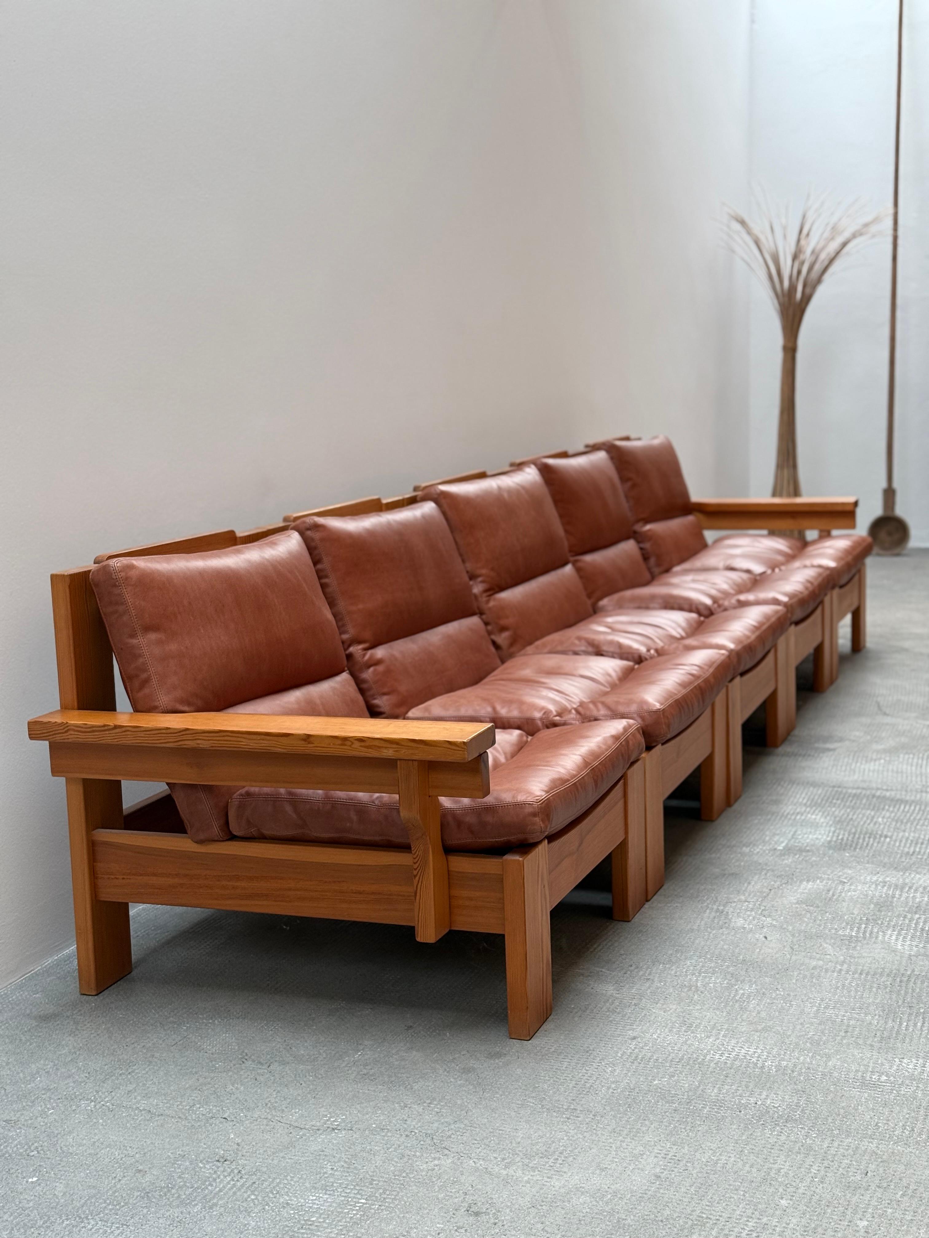 Ensemble Sitzgruppe siège modulaire Kiefernholz Leder Leinen, Schweden 1970 en vente 3