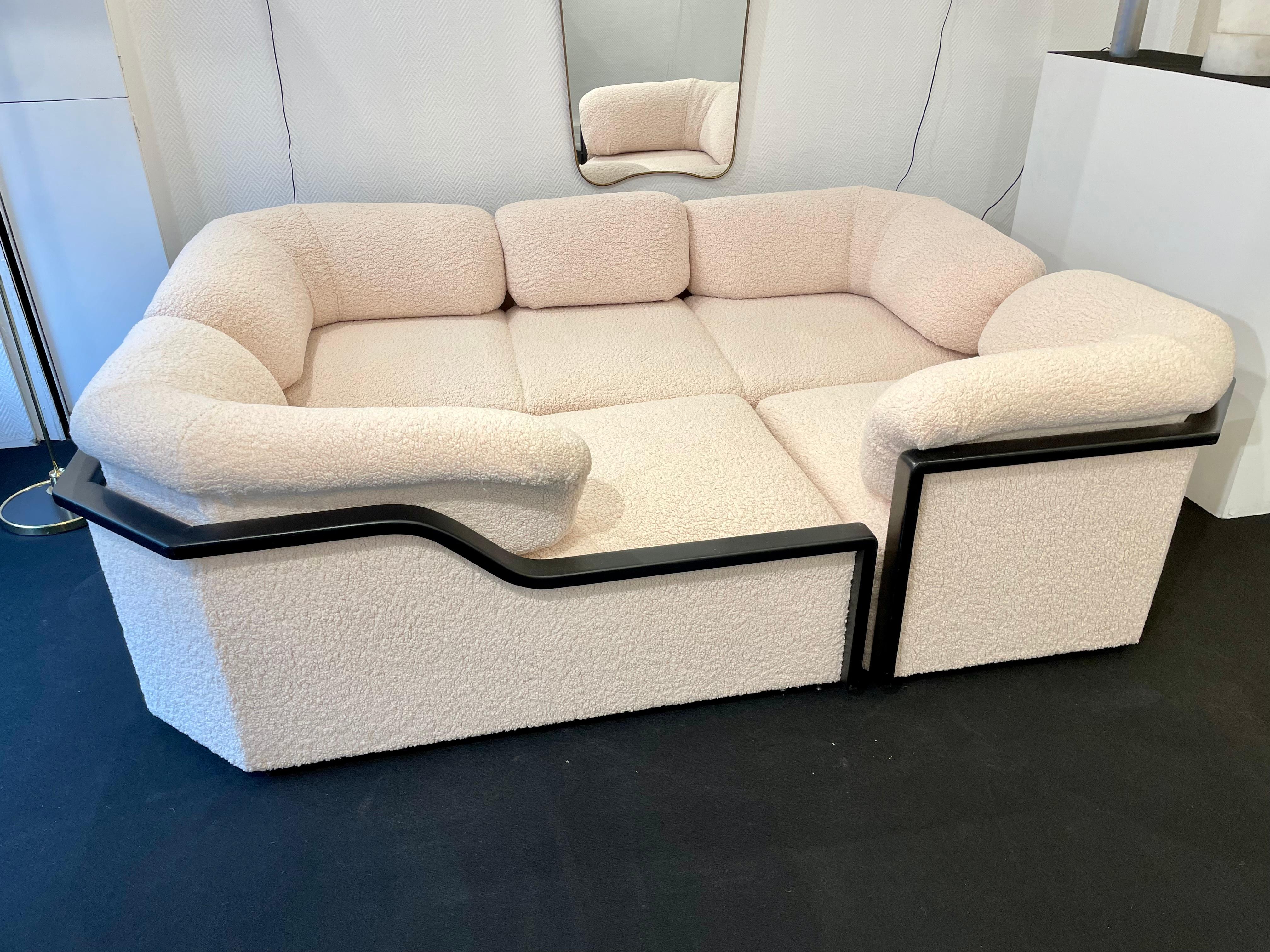 Modular sofa 
From 1970
Wood and fabric 

Measure: (Sofa. length 235 cm width. 87 cm height57cm)
(Medium element sofa 148cm width 88 cm height 57Cm)
(element small length 88 cm width 88 cm height 57Cm).



 