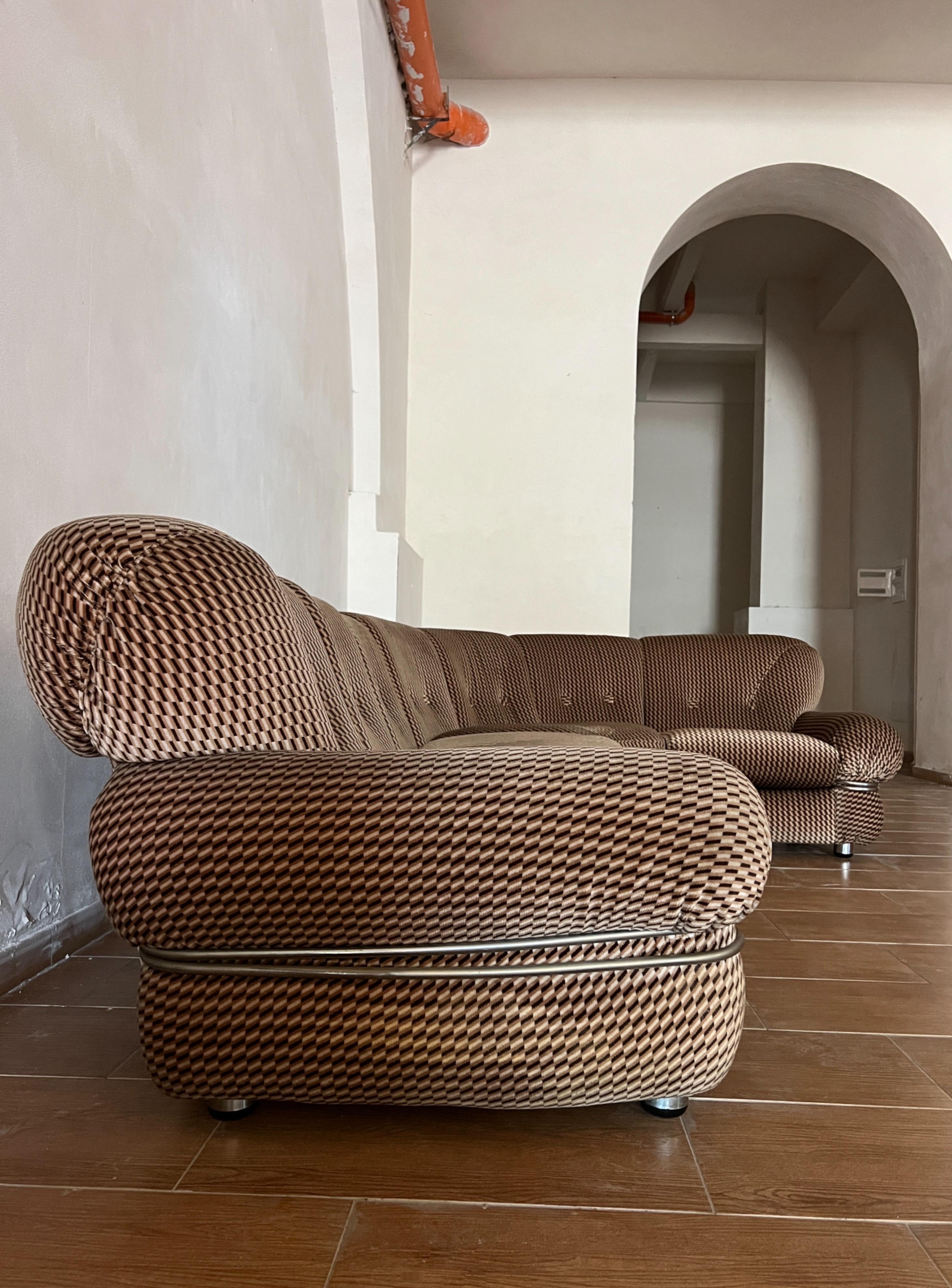 Divano modulare attribuito ad Adriano Piazzesi originale anni '70 in velluto marrone in vendita 6