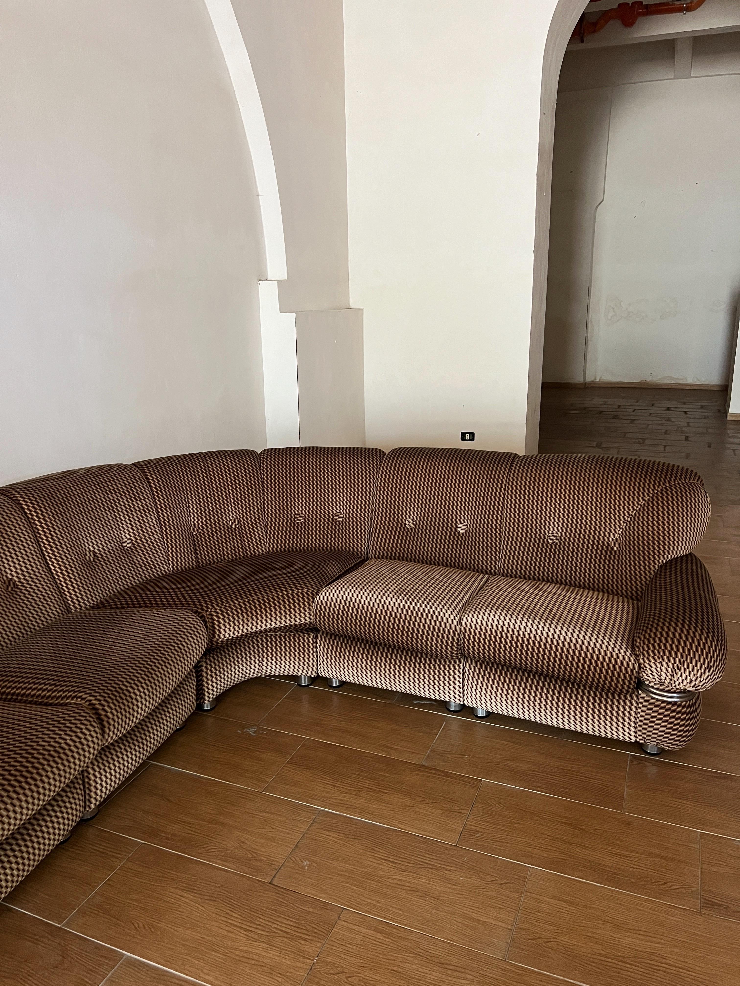 Divano modulare attribuito ad Adriano Piazzesi originale anni '70 in velluto marrone in vendita 7