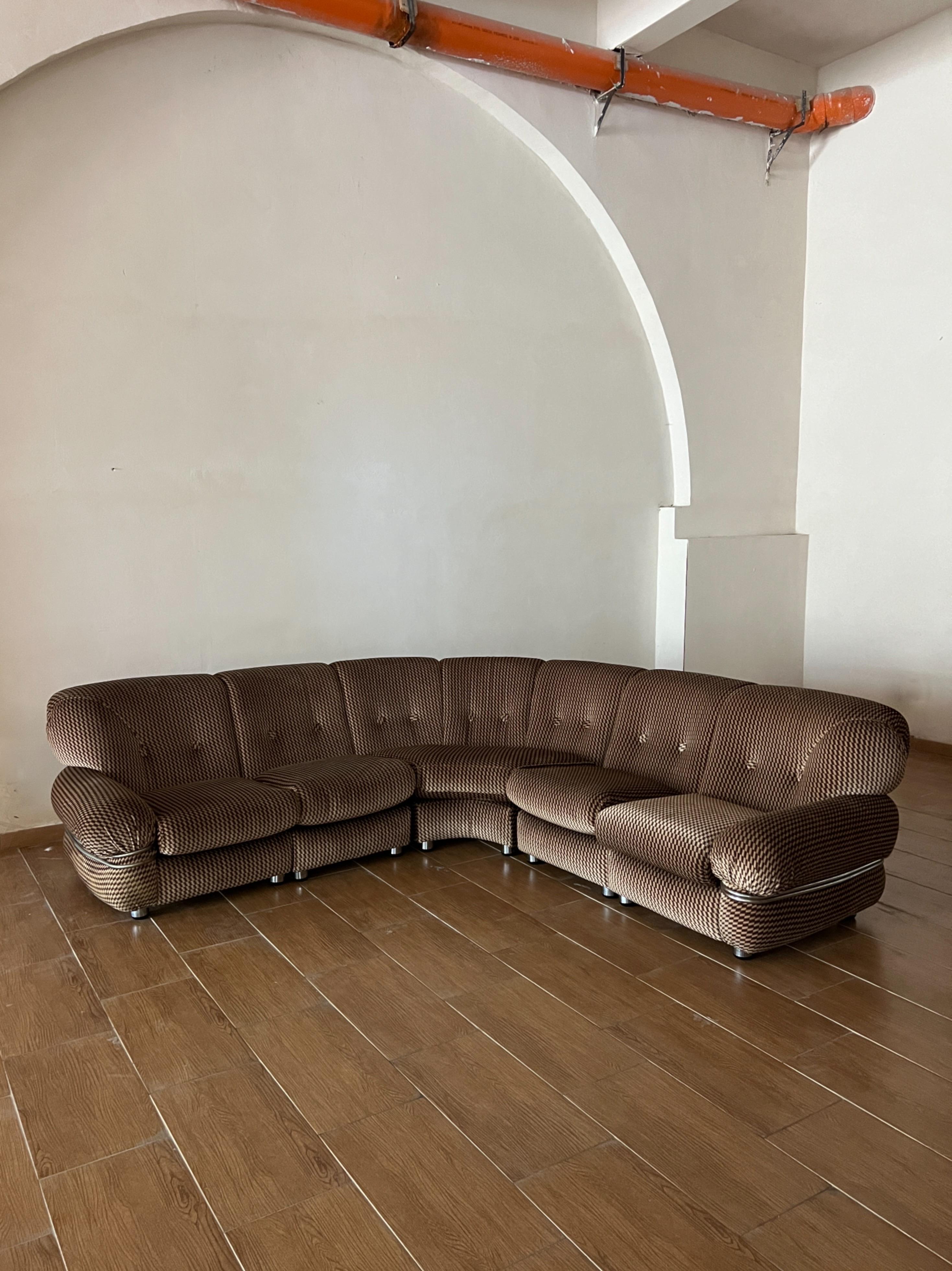 Divano modulare attribuito ad Adriano Piazzesi originale anni '70 in velluto marrone in vendita 11