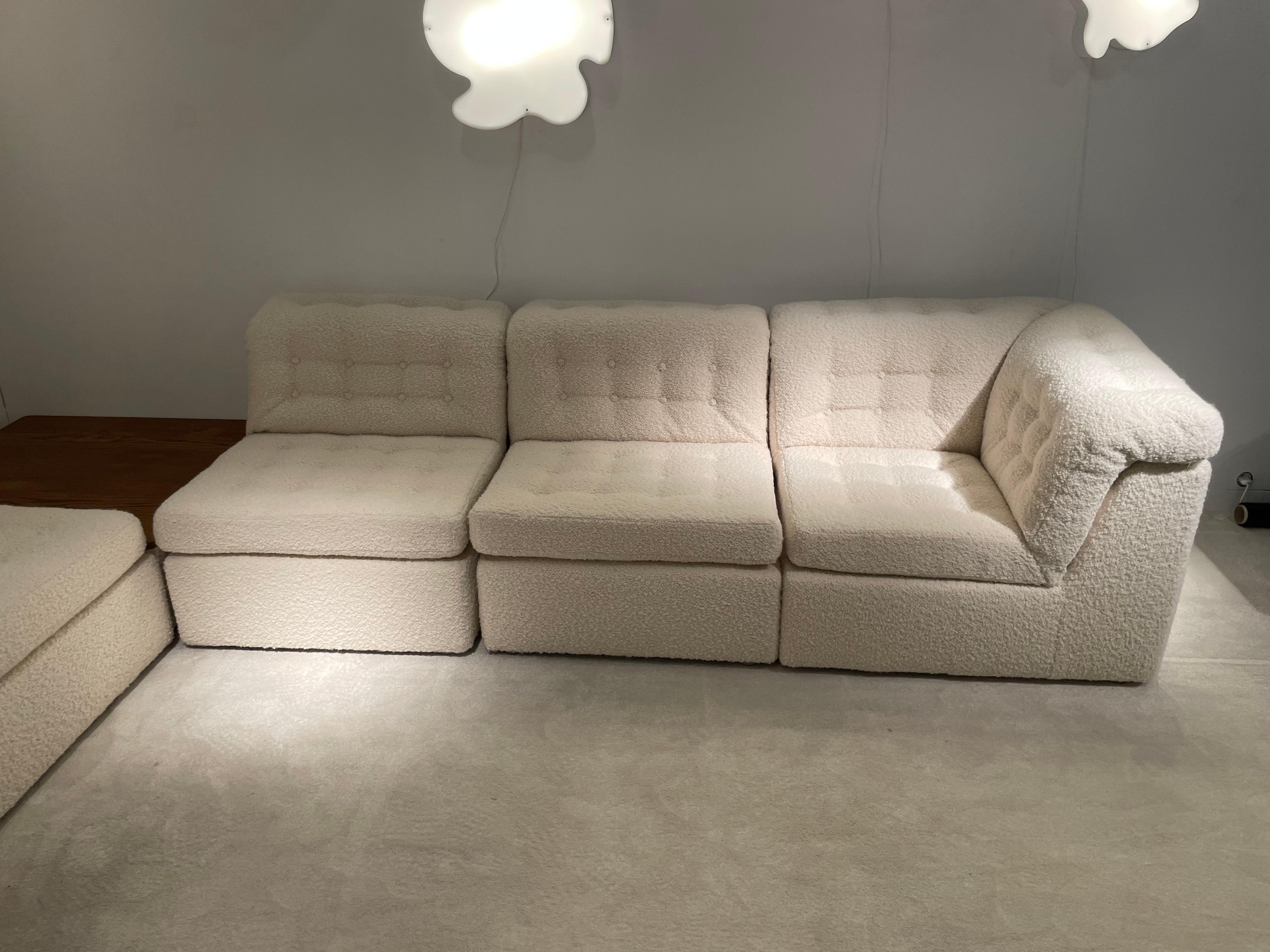 Modular sofa by Giuseppe Rossi.
From 1970.