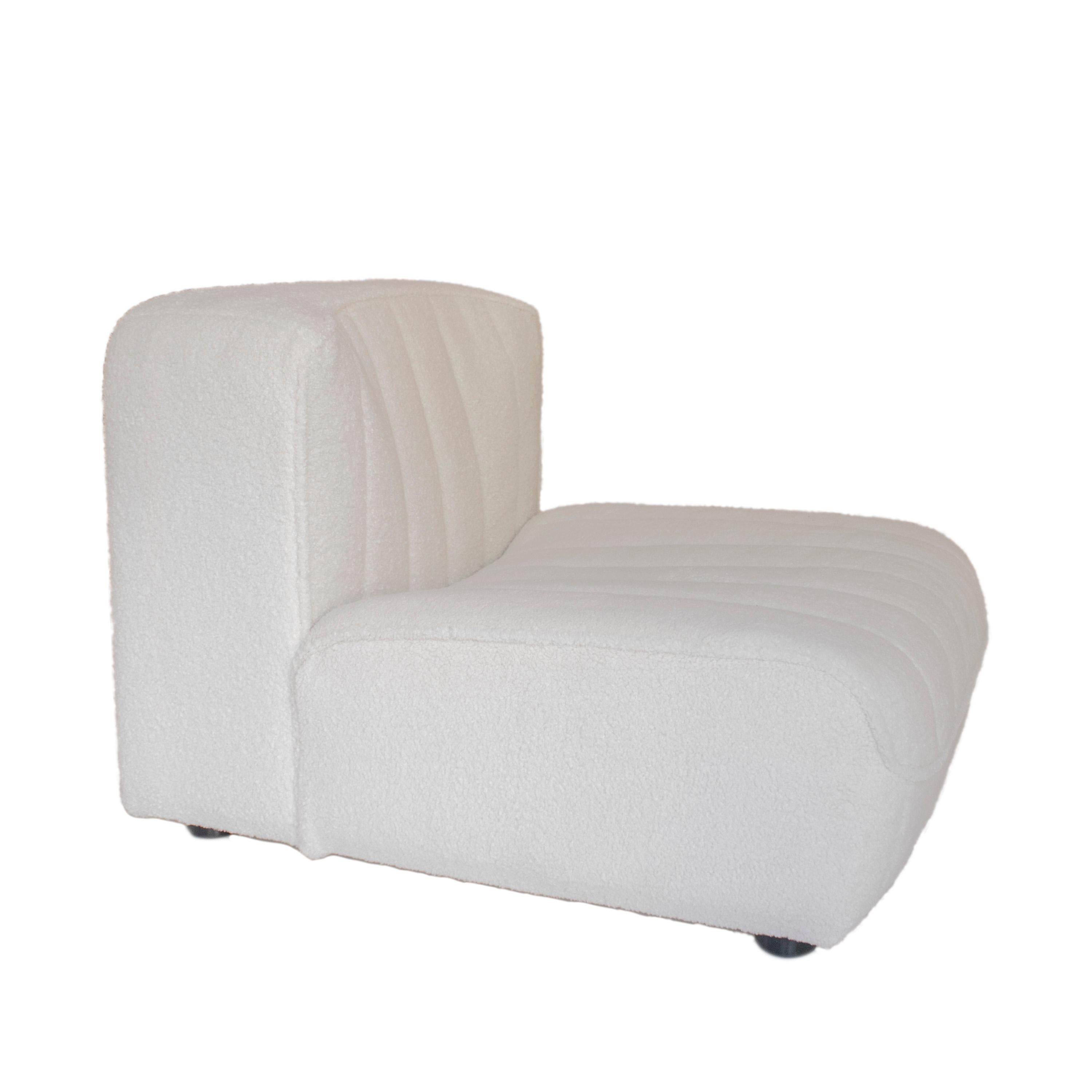Lacquered Modular Sofa in Beige Wool Boucle Designed by Tito Agnoli, Italy, 1970. For Sale