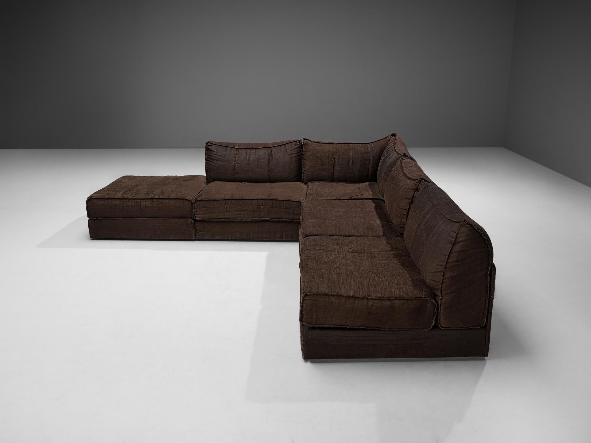 Modulares Sofa aus braunem Stoff (Moderne der Mitte des Jahrhunderts) im Angebot