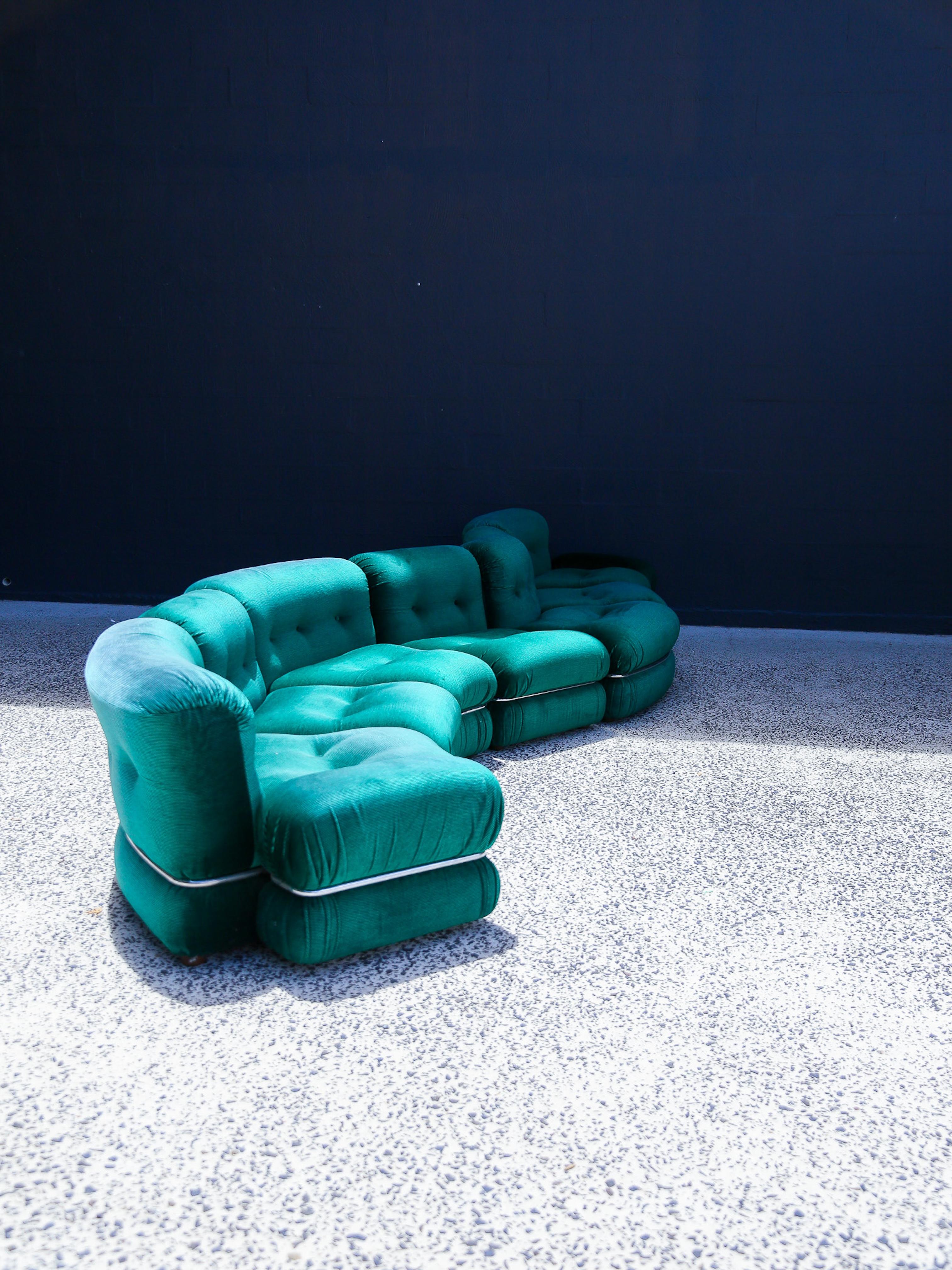 Canapé modulaire vert émeraude avec cadre chromé Adriano Piazzesi en vente 6