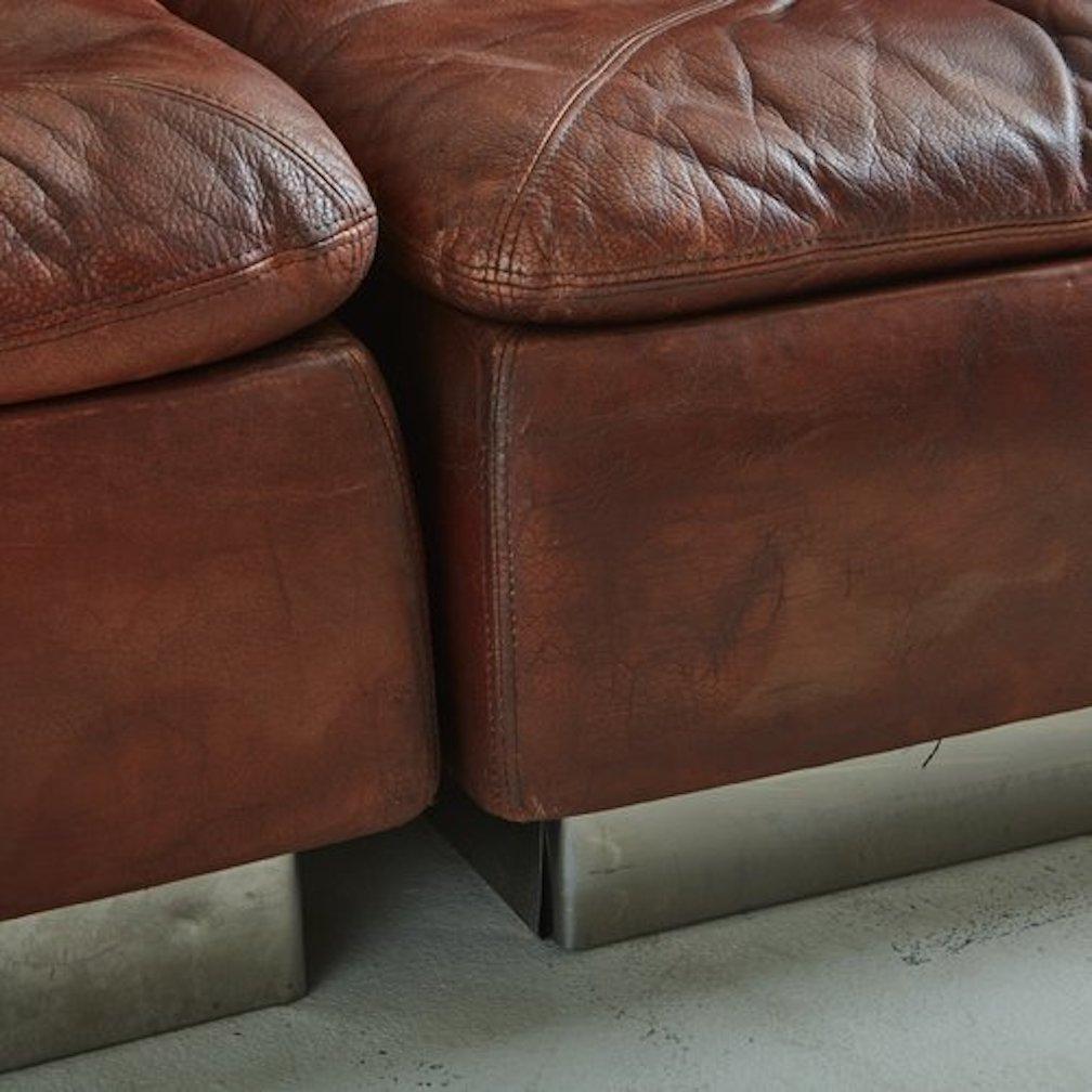 Late 20th Century Modular Sofa in Original Chocolate Leather With Chrome Base by Saporiti, Italy 