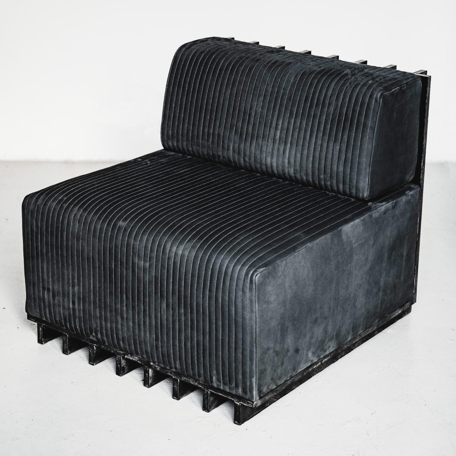 Contemporary Lamè modular seating system by Spinzi, handmade leather sofa chair In Good Condition For Sale In Milan, IT