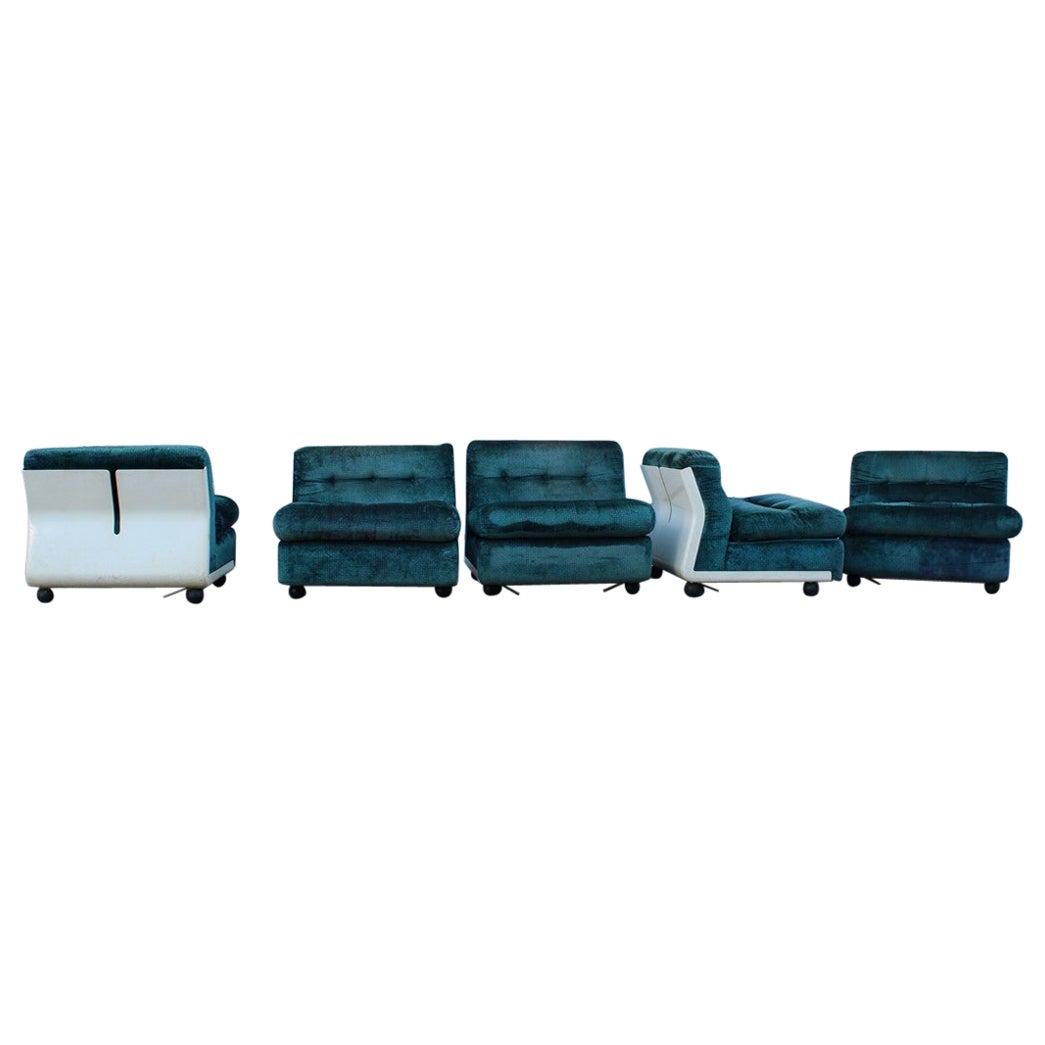 Modular Sofà Mario Bellini Amanta 1970s White and Green Italian Design Resin