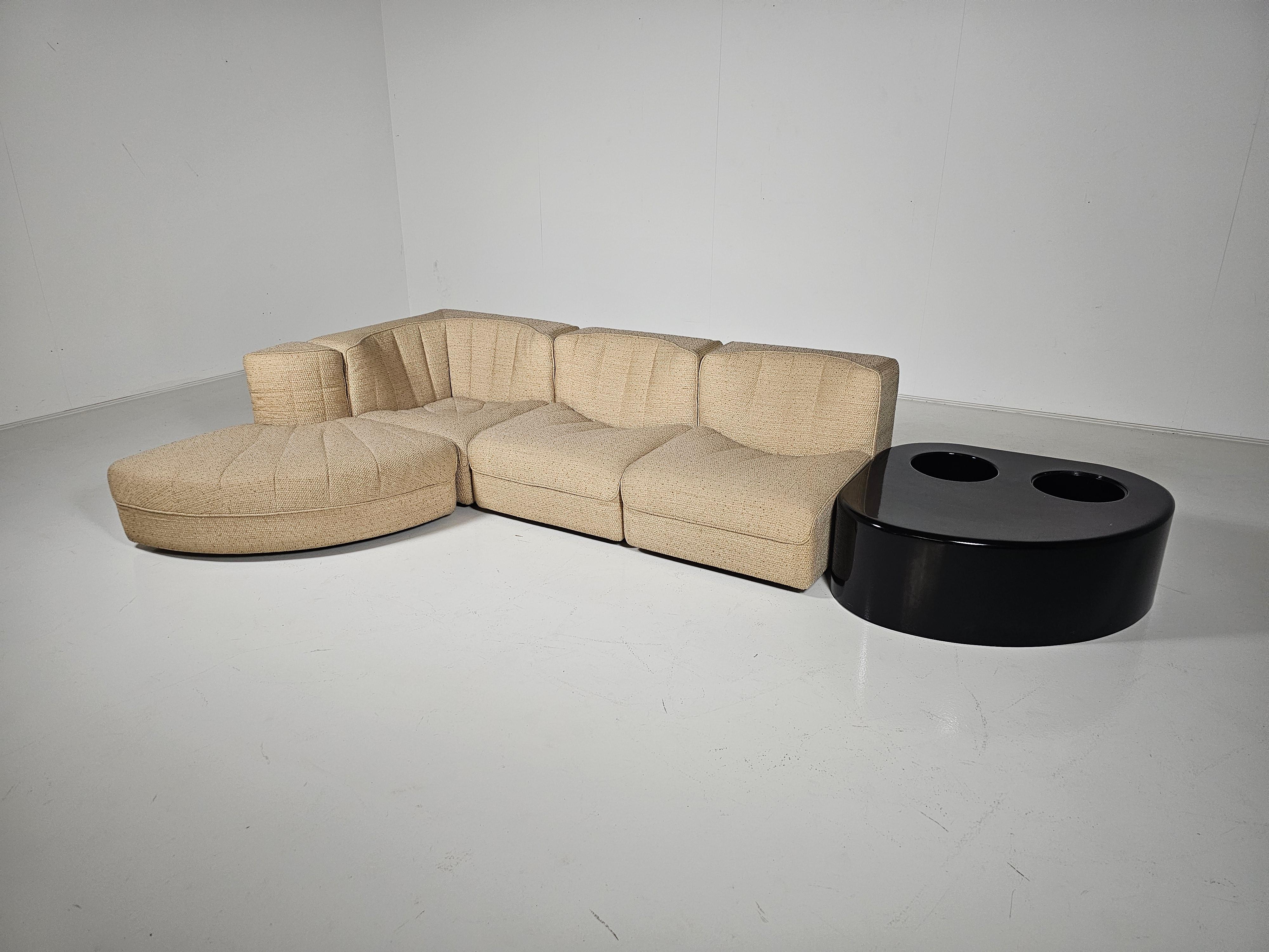 Modular Sofa Model 9000 in original beige fabric, Tito Agnoli, Arflex, 1970s In Good Condition In amstelveen, NL