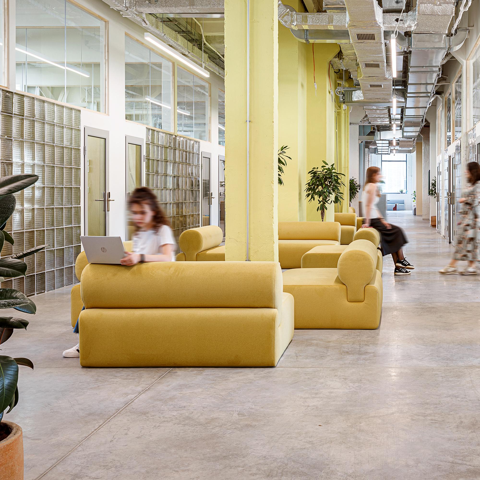 The design of “OAK” sofa is inspired by the image of summer landscape, it`s side view reminds the tree, that grows alone in the field. This “tree”, seems like growing out of the seat, is a backrest and it can be straight or curved, depending on type