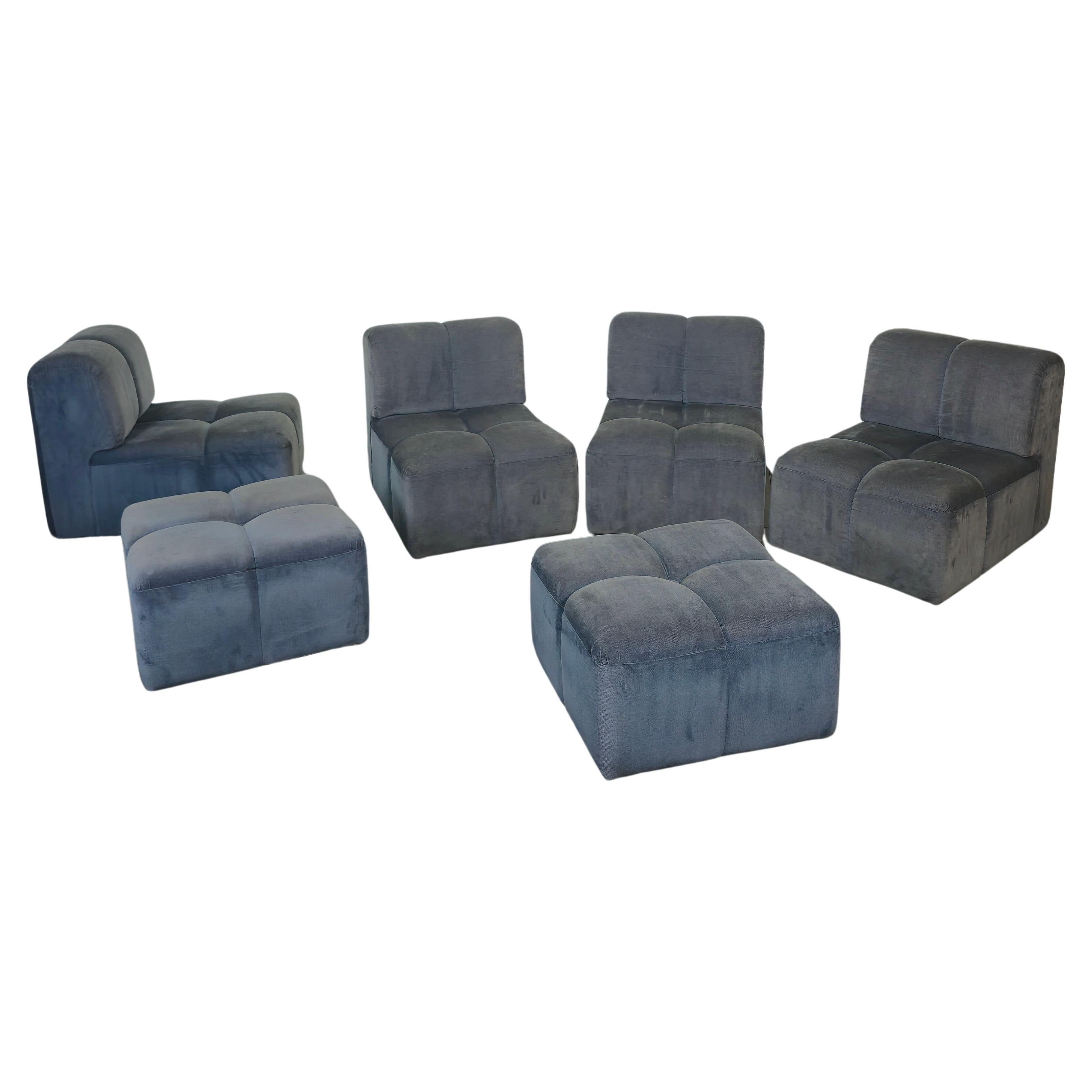 Modular set made of smooth velvet in shades of sugar paper color, composed of 4 small sofas and 2 square-shaped poufs. Made in Italy in the 70s.



Note: We try to offer our customers an excellent service even in shipments all over the world,