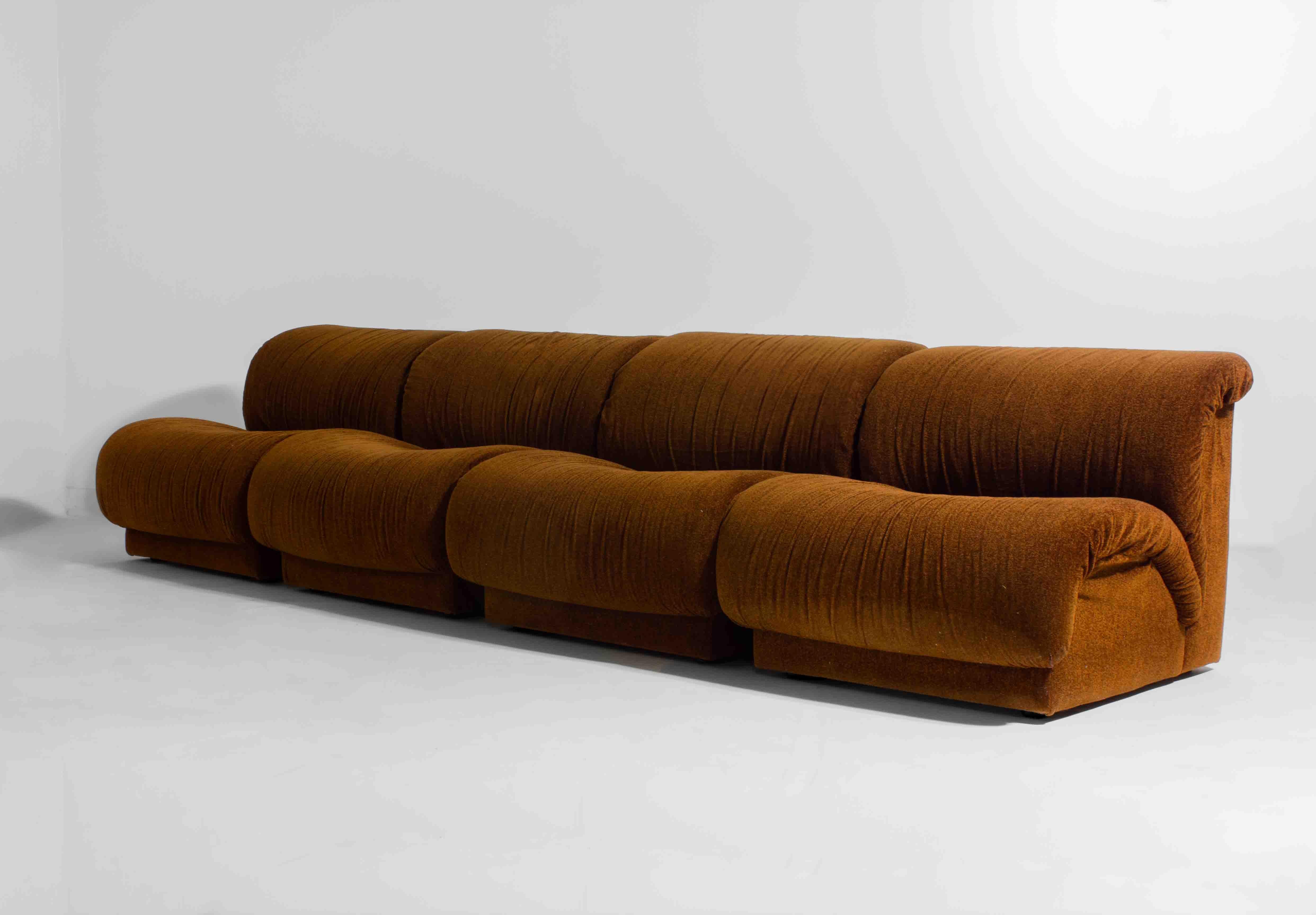 Mid-Century Modern Modular Sofa Set in rust-brown fabric by Doimo, Italy (1970s) en vente