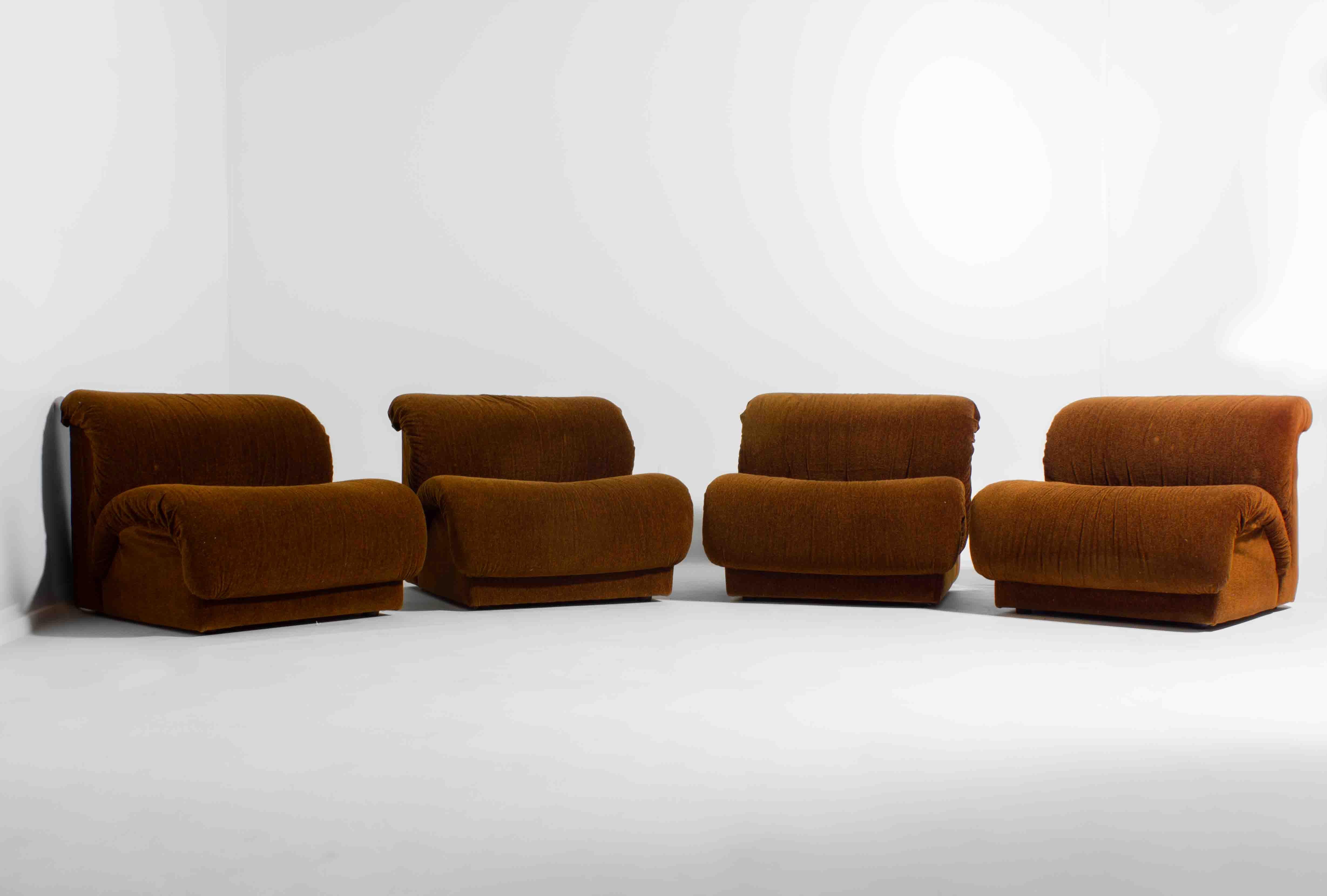 Fin du 20e siècle Modular Sofa Set in rust-brown fabric by Doimo, Italy (1970s) en vente