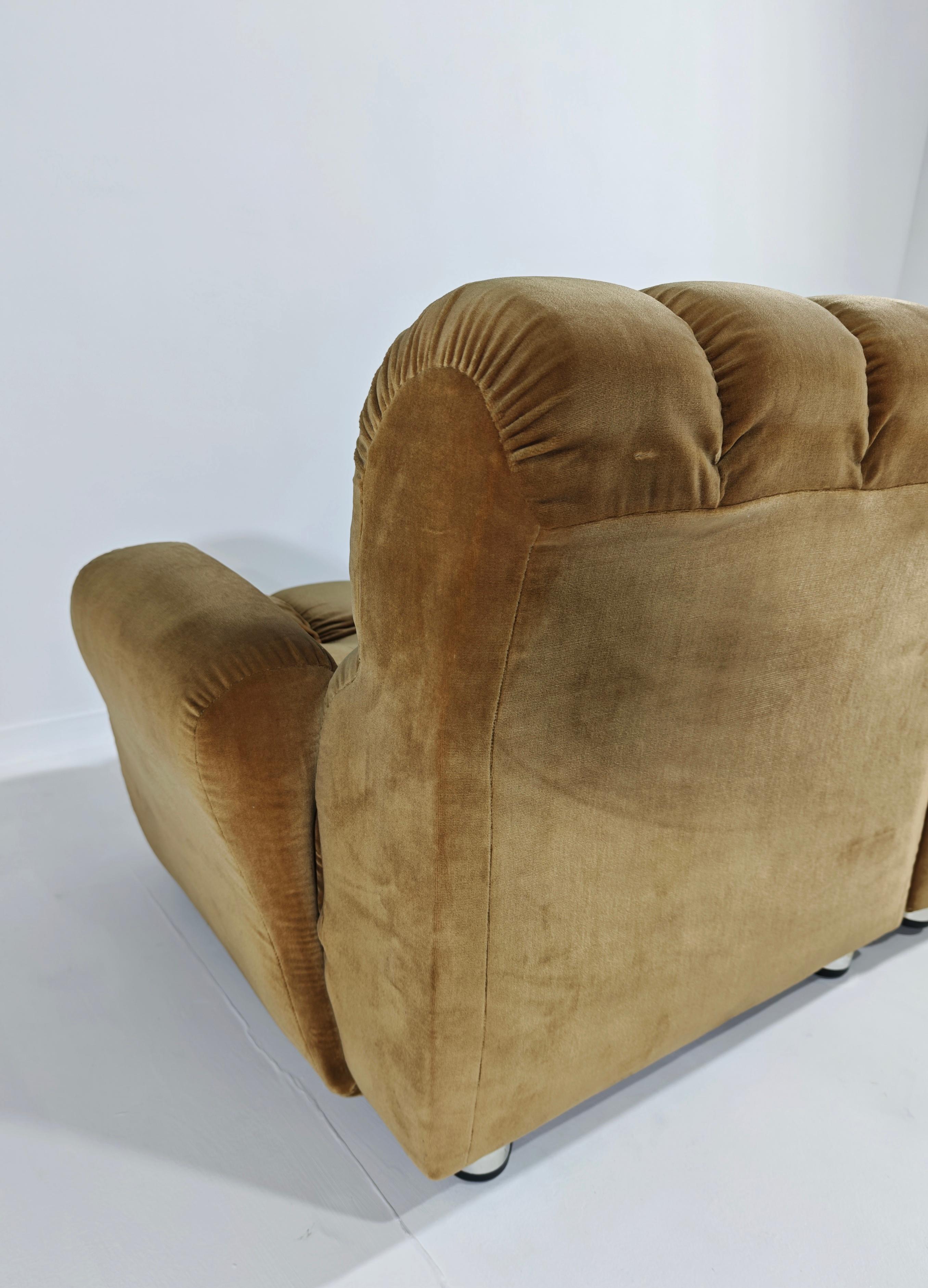 Ensemble de deux canapés modulaires en velours design moderne mi-siècle, Italie, 1970 en vente 4
