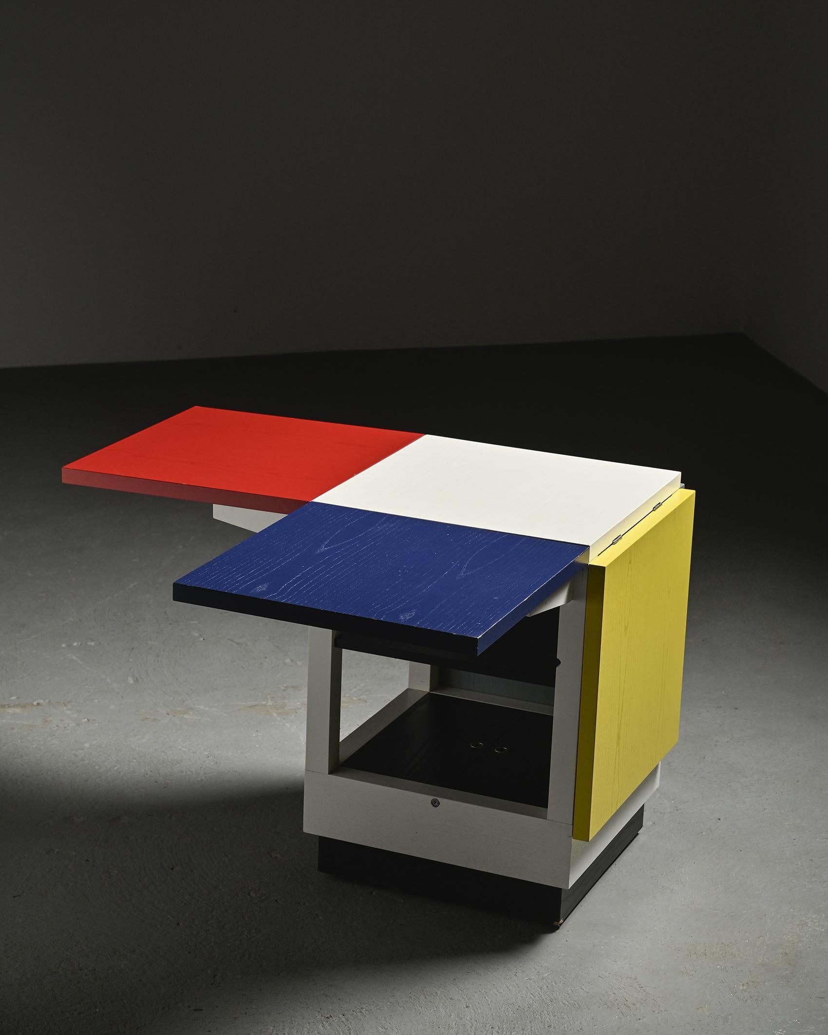 Mid-Century Modern Modular Square coffee table, Tecta, Germany, circa 2004 For Sale