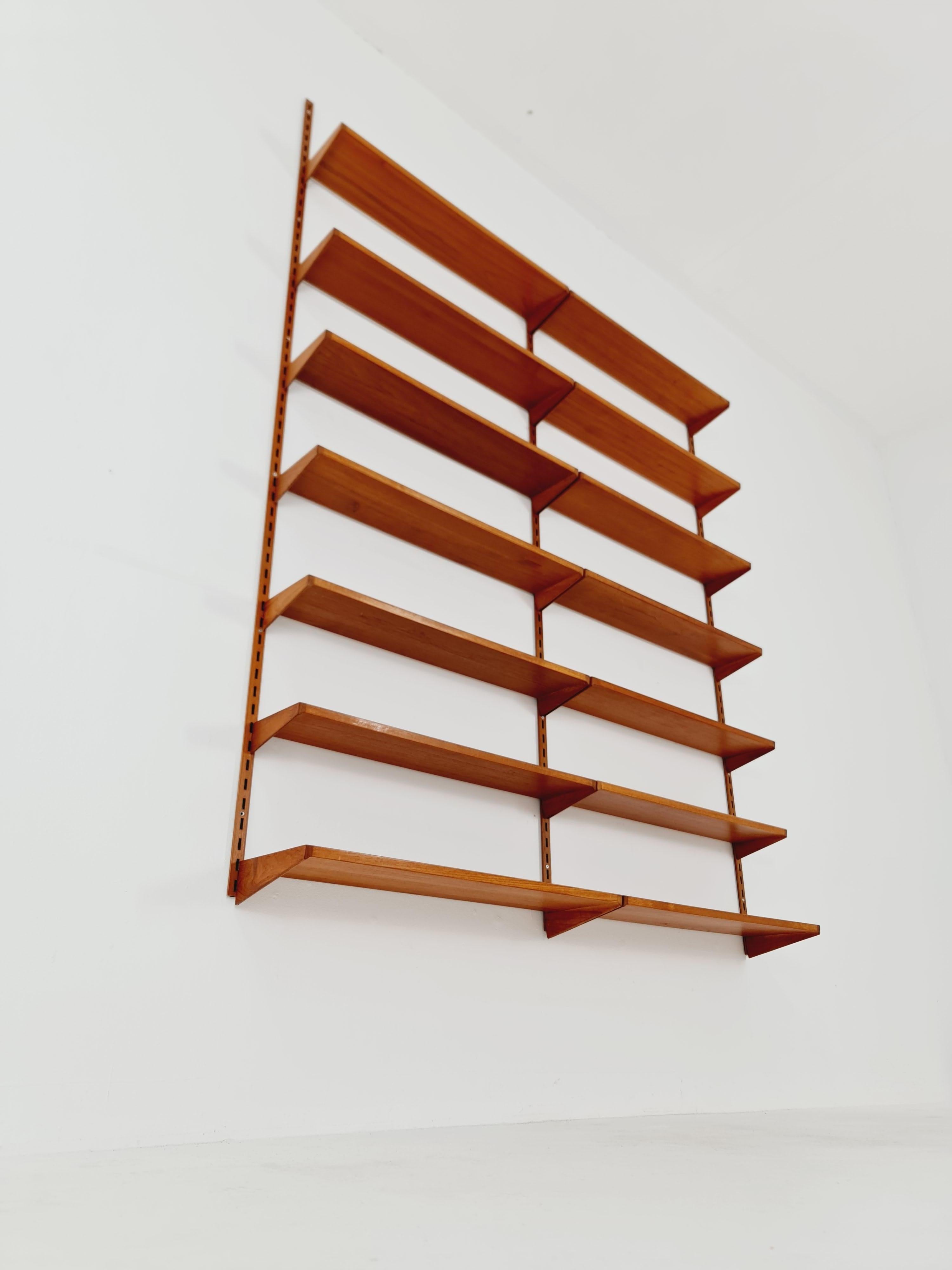 Sistema di scaffali modulari in teak di Kai Kai per FH Möbel , Danimarca, anni '60 in vendita 4
