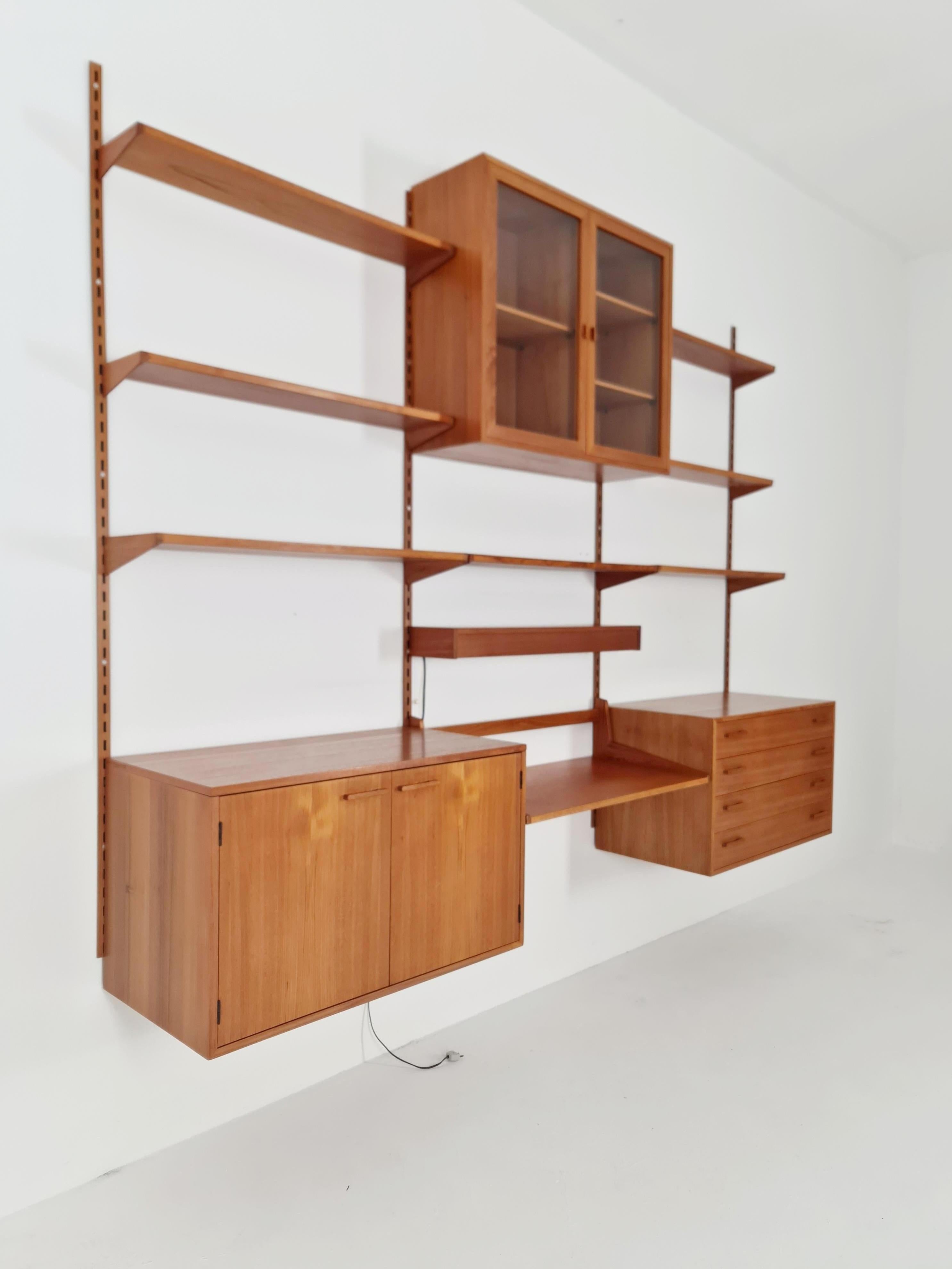 Mid-Century Modern Modular Teak shelving system by Kai kristansen for FH Möbel , Denmark, 1960s For Sale