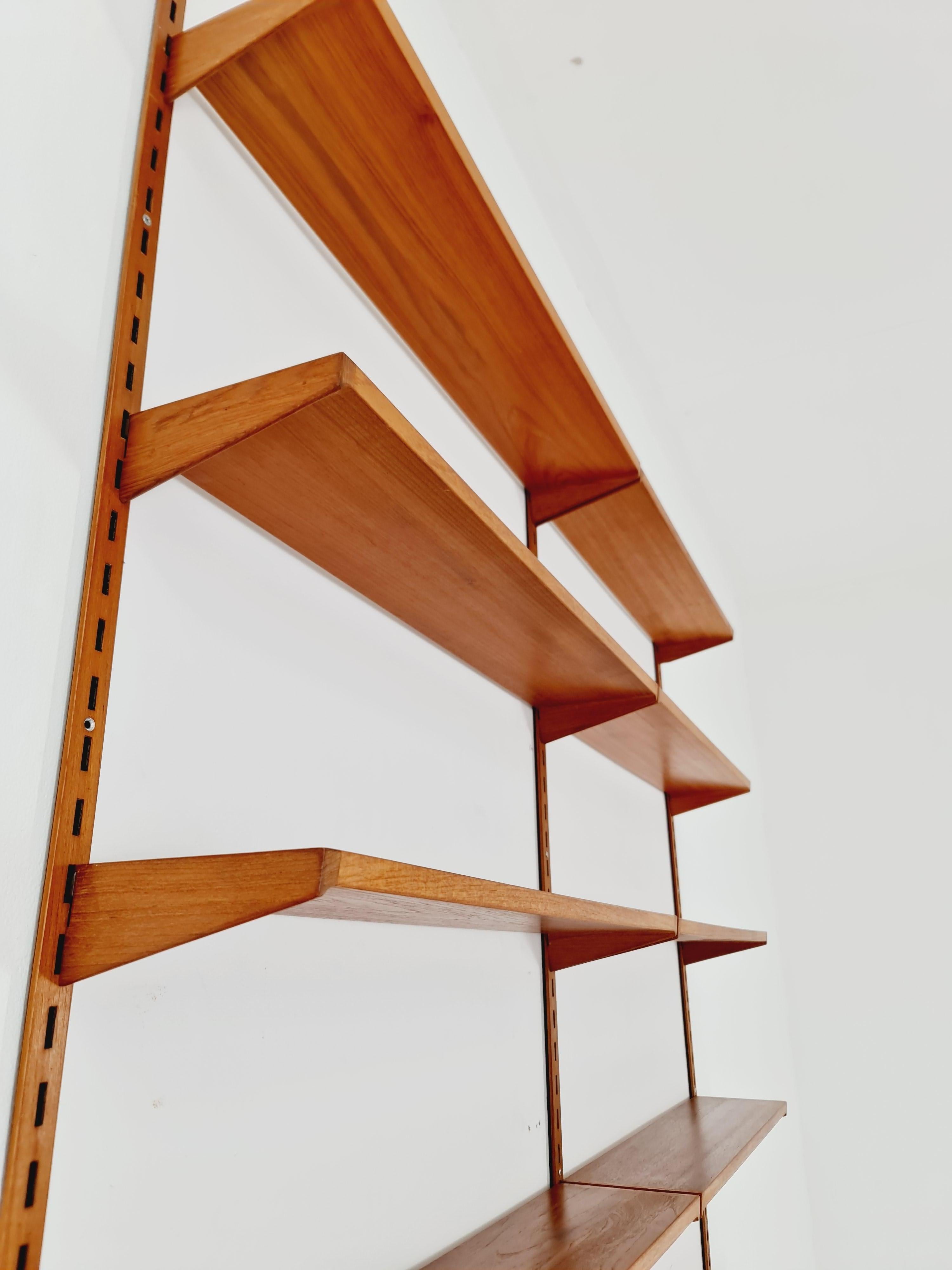 Danese Sistema di scaffali modulari in teak di Kai Kai per FH Möbel , Danimarca, anni '60 in vendita