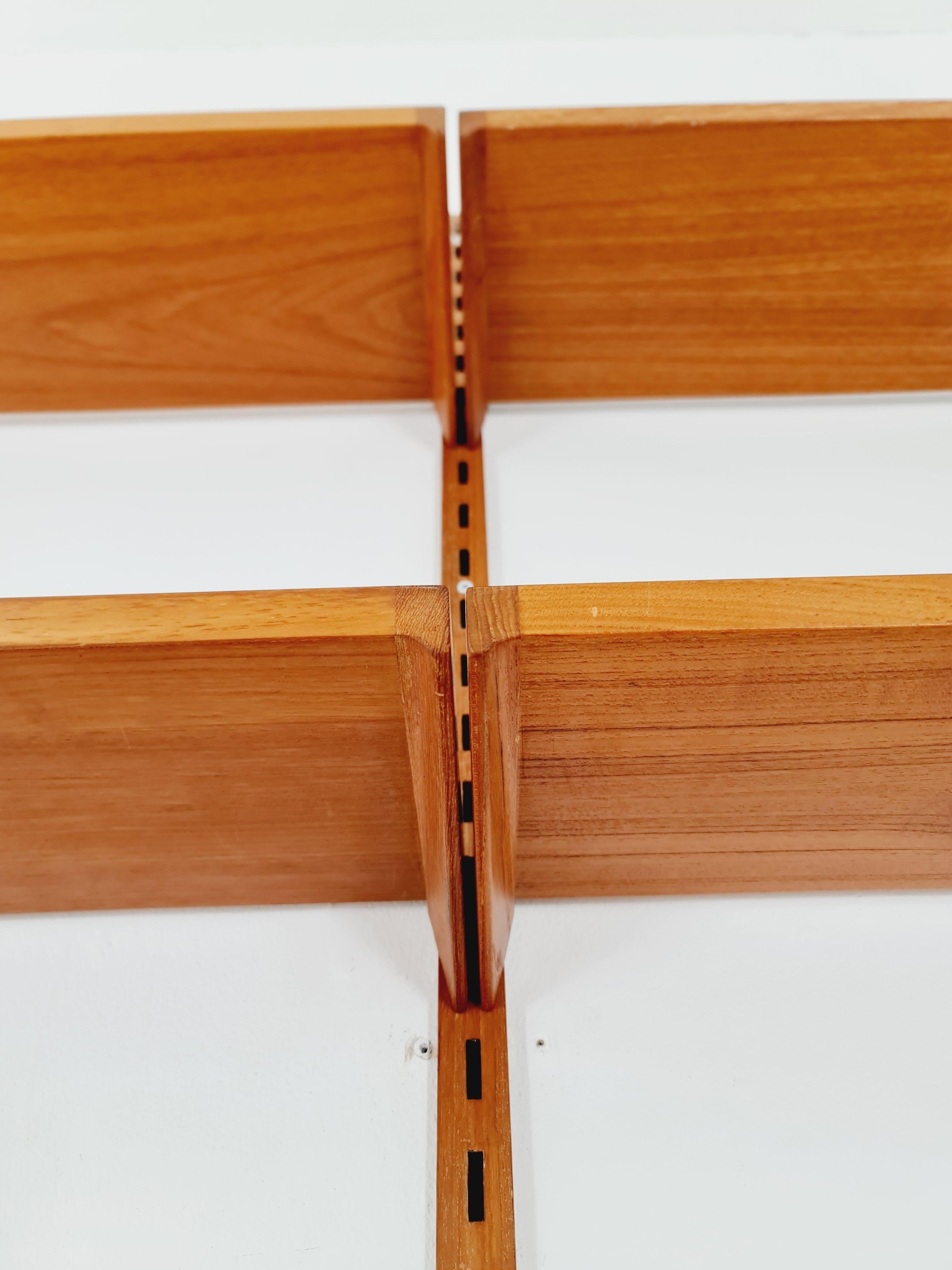 Metà XX secolo Sistema di scaffali modulari in teak di Kai Kai per FH Möbel , Danimarca, anni '60 in vendita