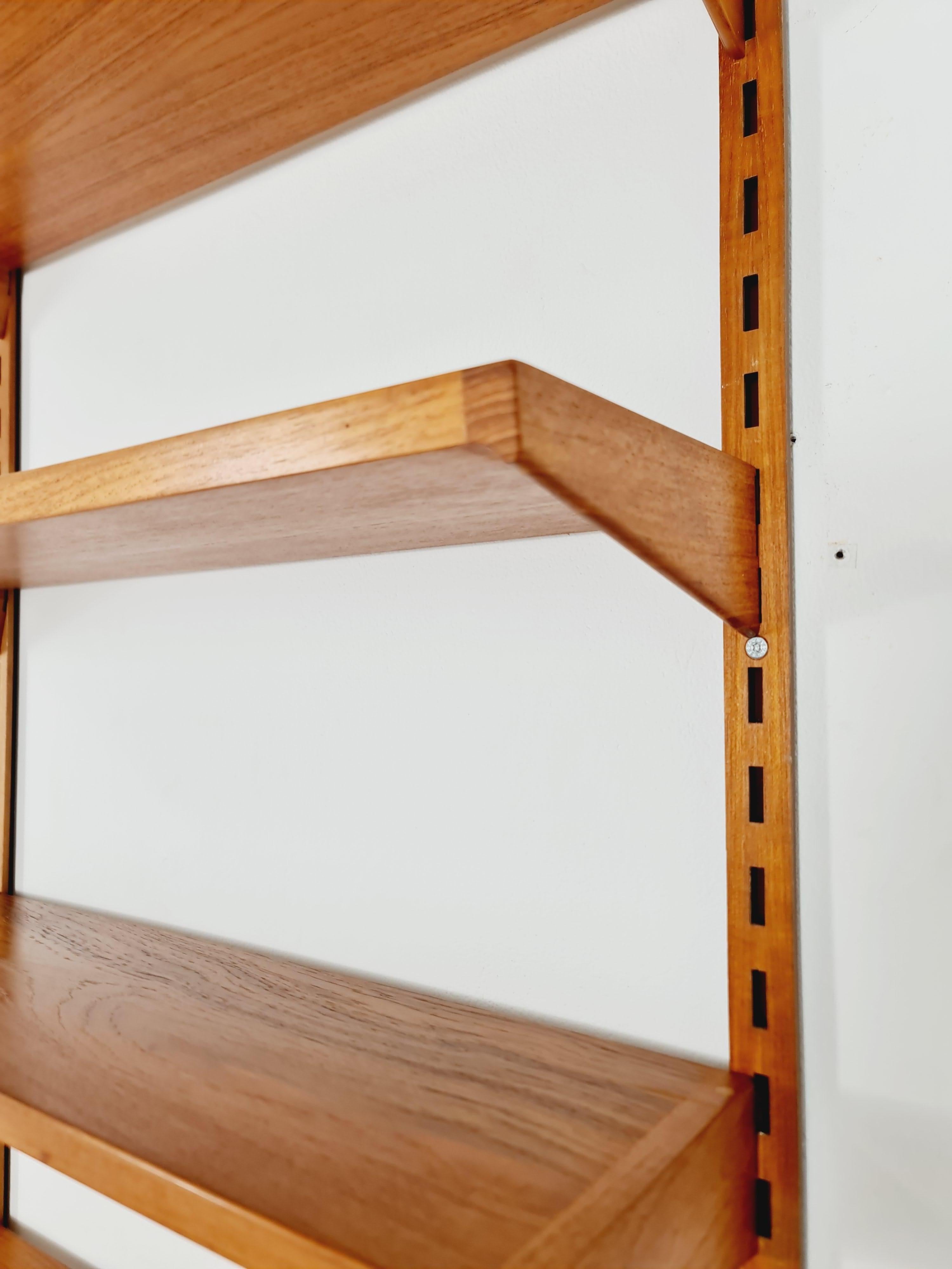 Sistema di scaffali modulari in teak di Kai Kai per FH Möbel , Danimarca, anni '60 in vendita 2