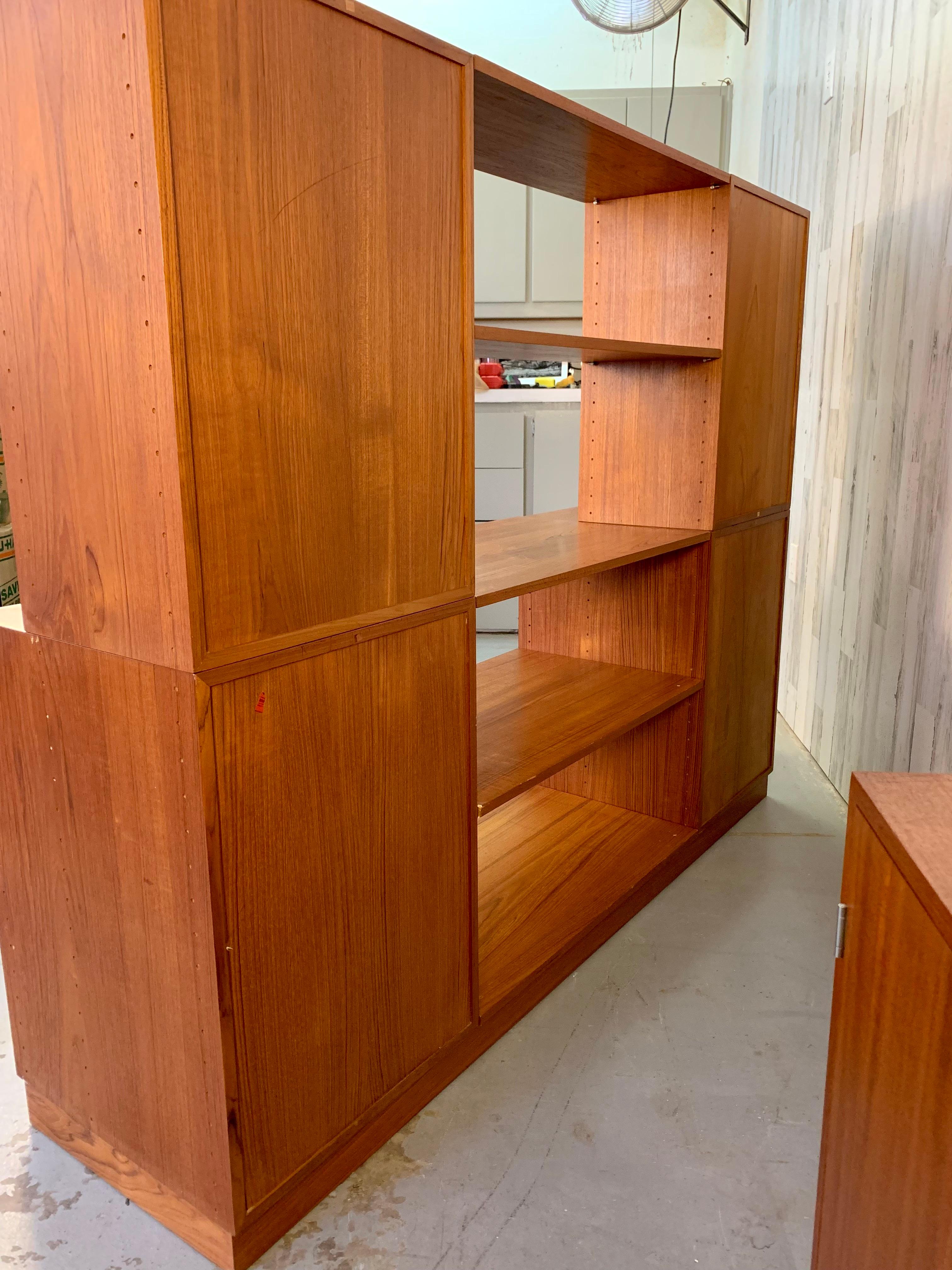   Modular Teak Wall Units by Finn Juhl for France & Son For Sale 6