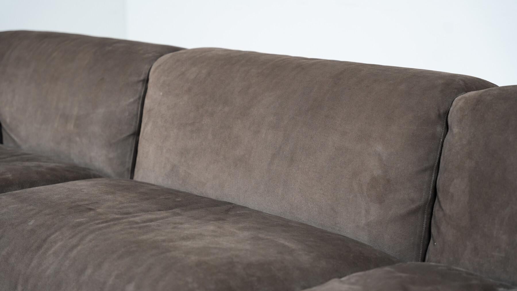 Italian Modular Three-Seater Fiandra Sofa by Vico Magistretti, Cassina - Original Fabric For Sale