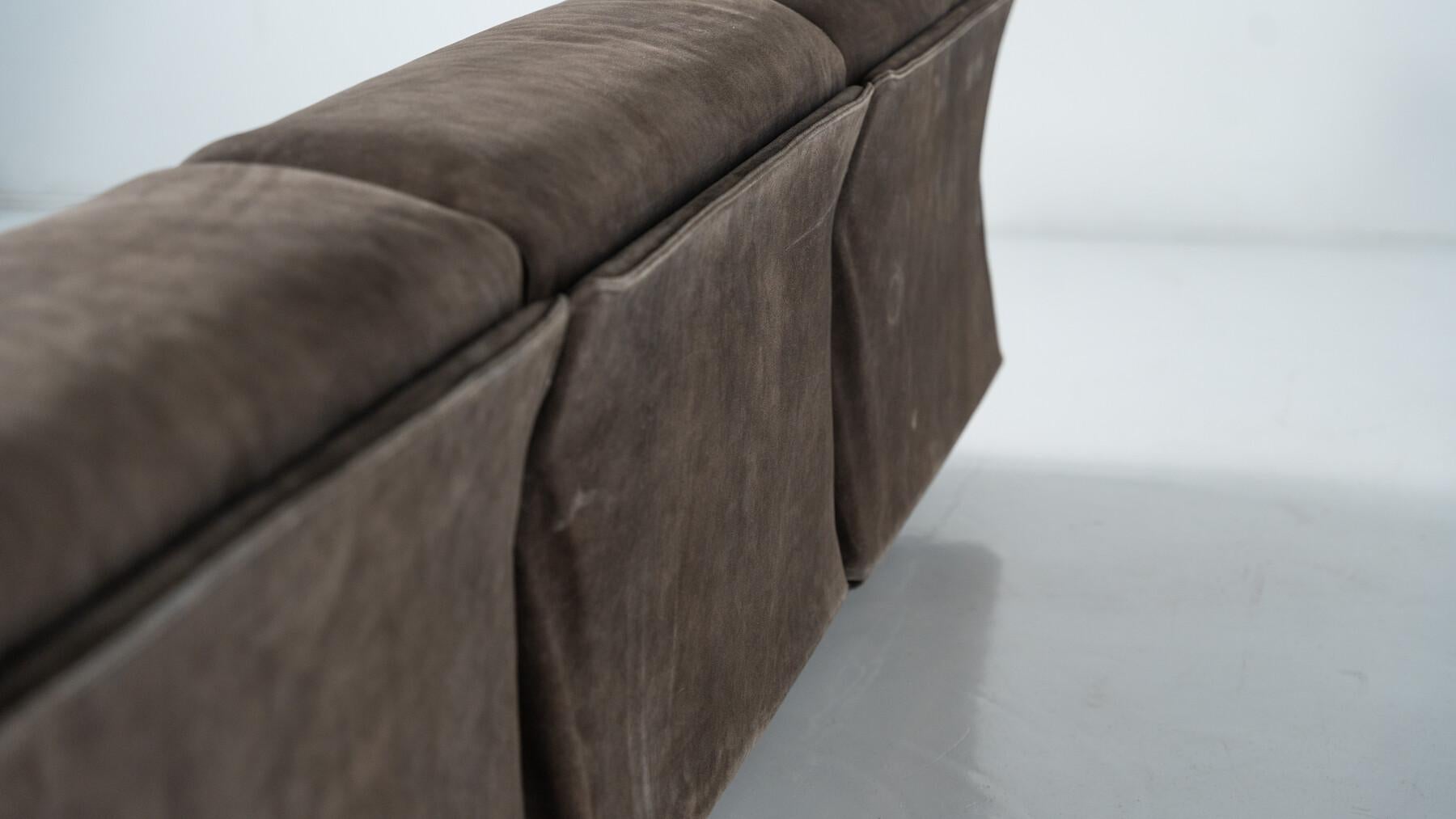 20th Century Modular Three-Seater Fiandra Sofa by Vico Magistretti, Cassina - Original Fabric For Sale