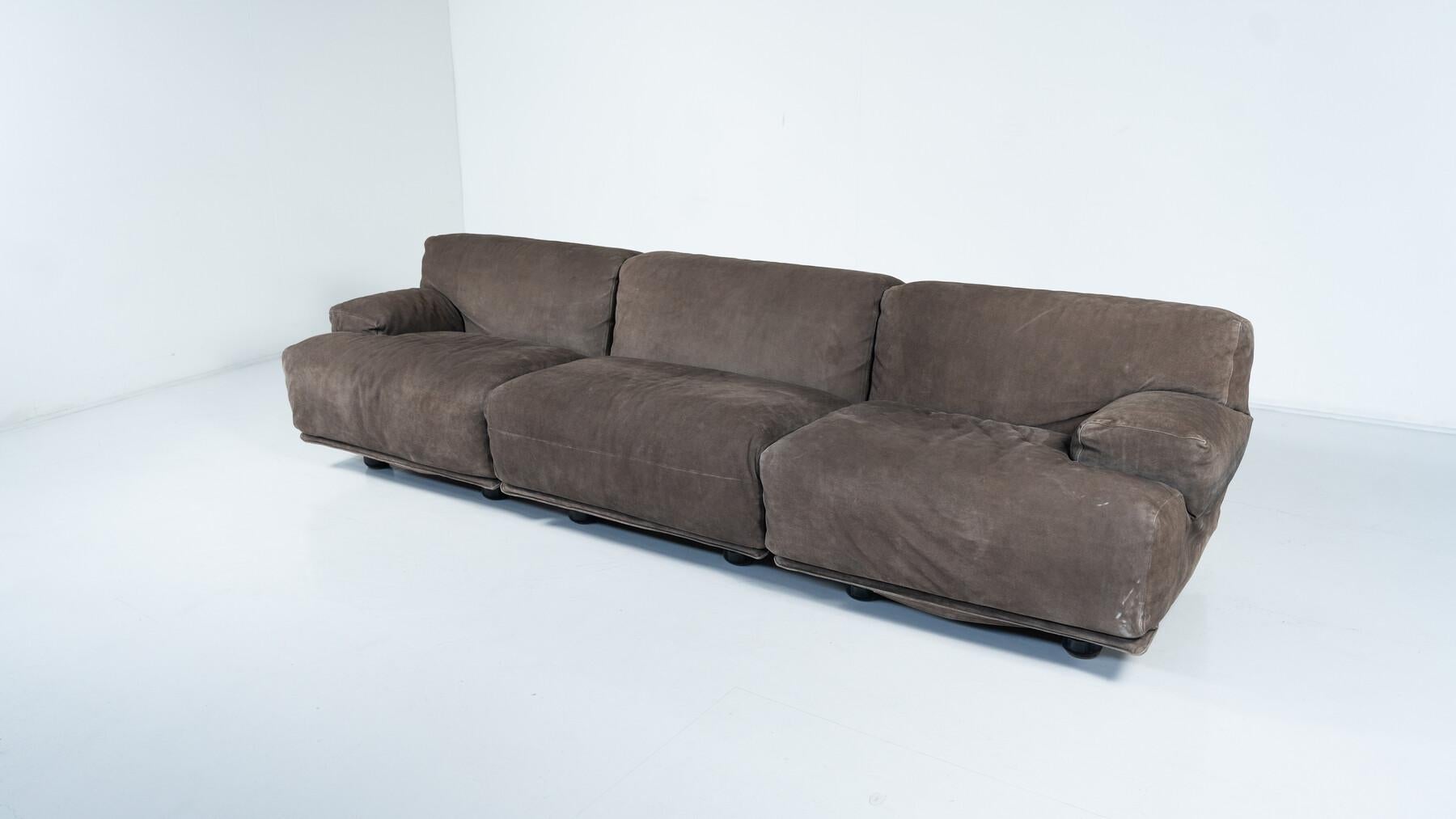 Modular Three-Seater Fiandra Sofa by Vico Magistretti, Cassina - Original Fabric For Sale 3