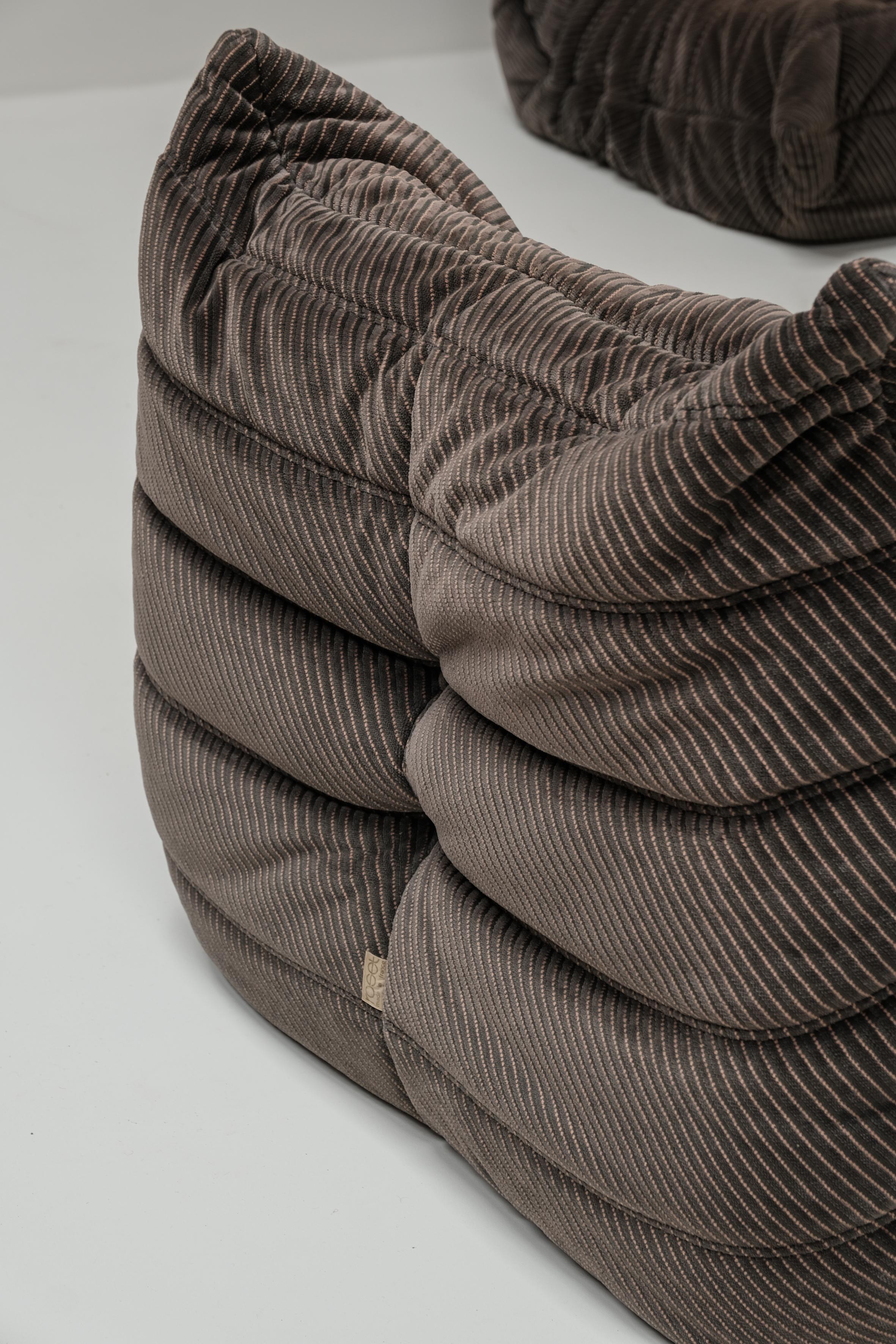 Modular togo lounge sofa by Michel Ducaroy for Ligne Roset 1970 Original fabric In Fair Condition In Boom, Vlaams Gewest