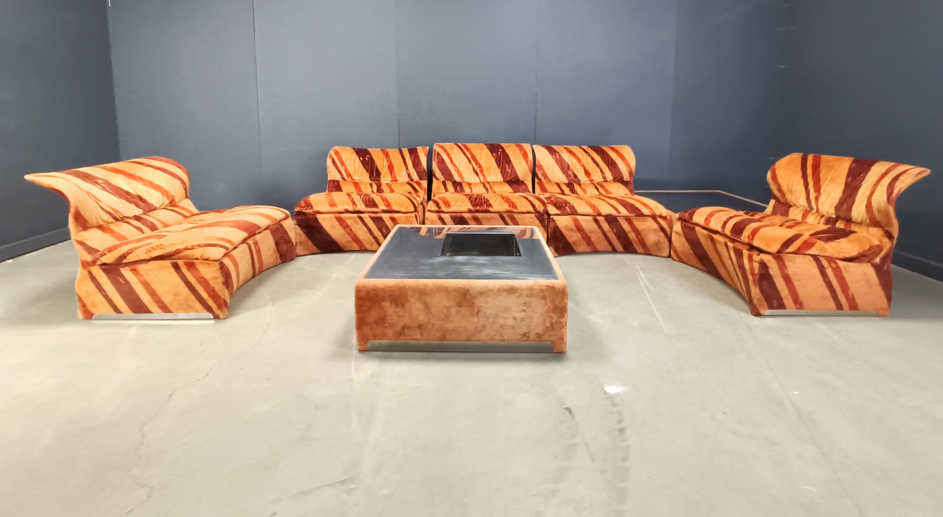 Italian Modular Vela Bassa Sofa set by Giovanni Offredi for Saporiti, Set of 7 - 1970s For Sale