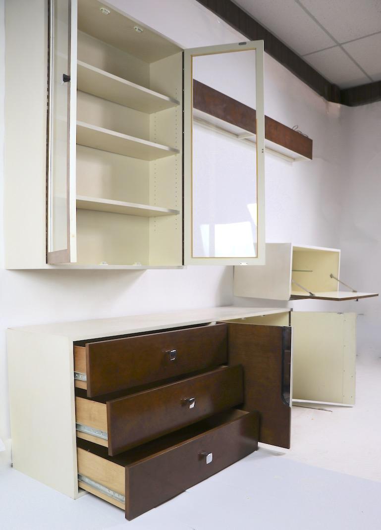 Modular Wall Unit in the style of Milo Baughman 9