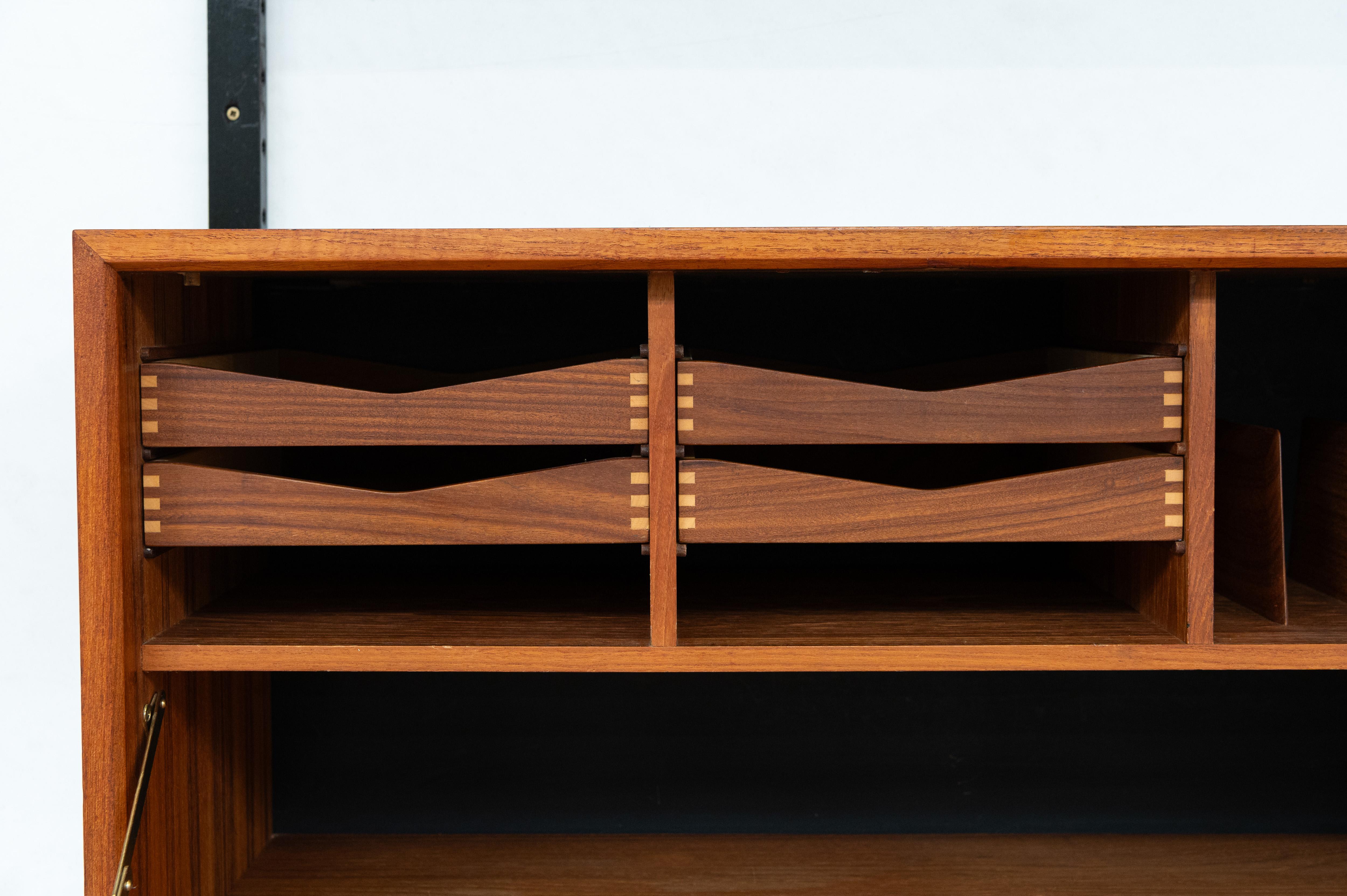 Mid-20th Century Modular Wall Unit by Poul Cadovius for Royal System, 1950s