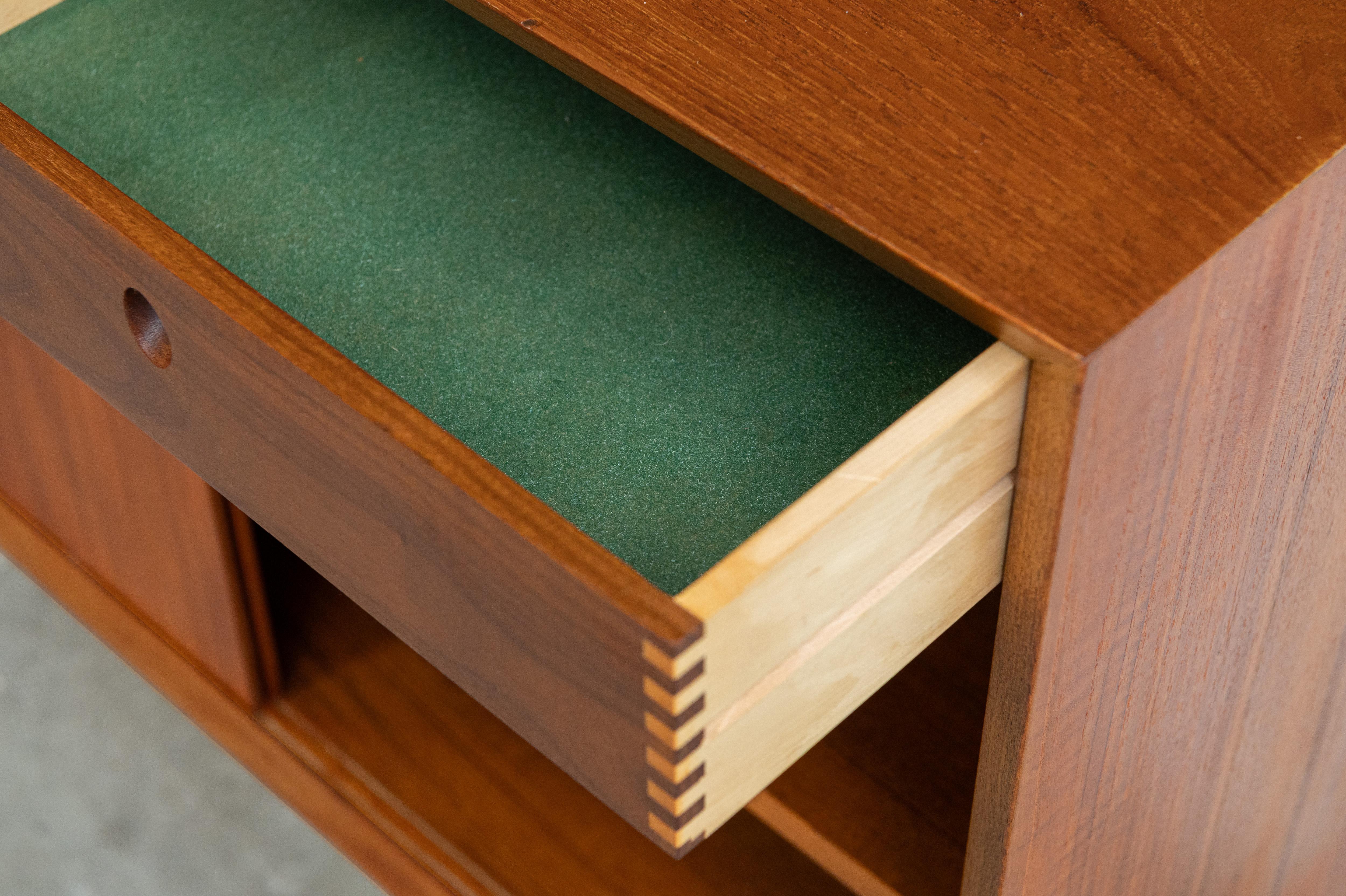 Modular wall unit by Poul Cadovius in teak 4