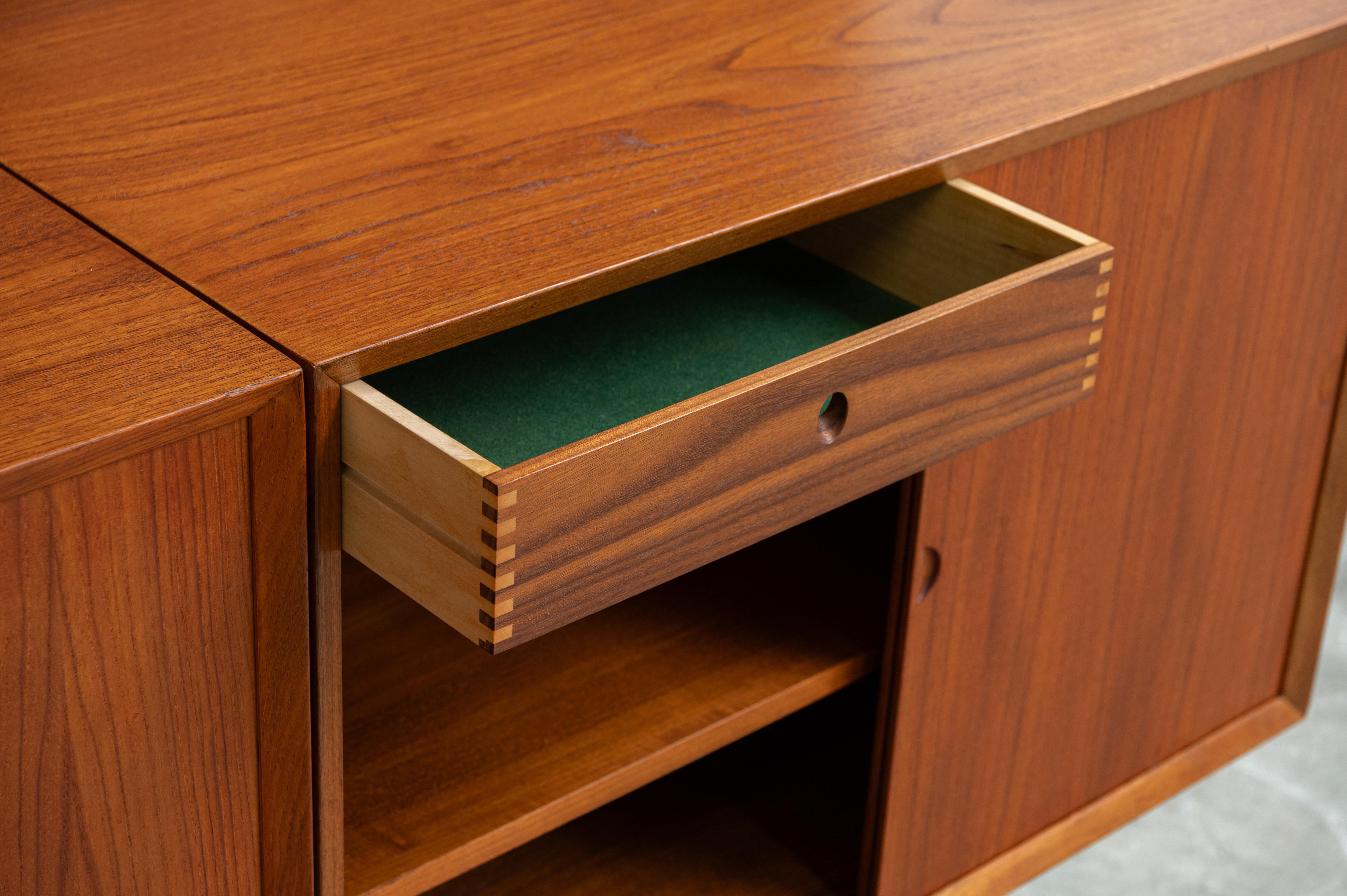 Modular wall unit by Poul Cadovius in teak 7