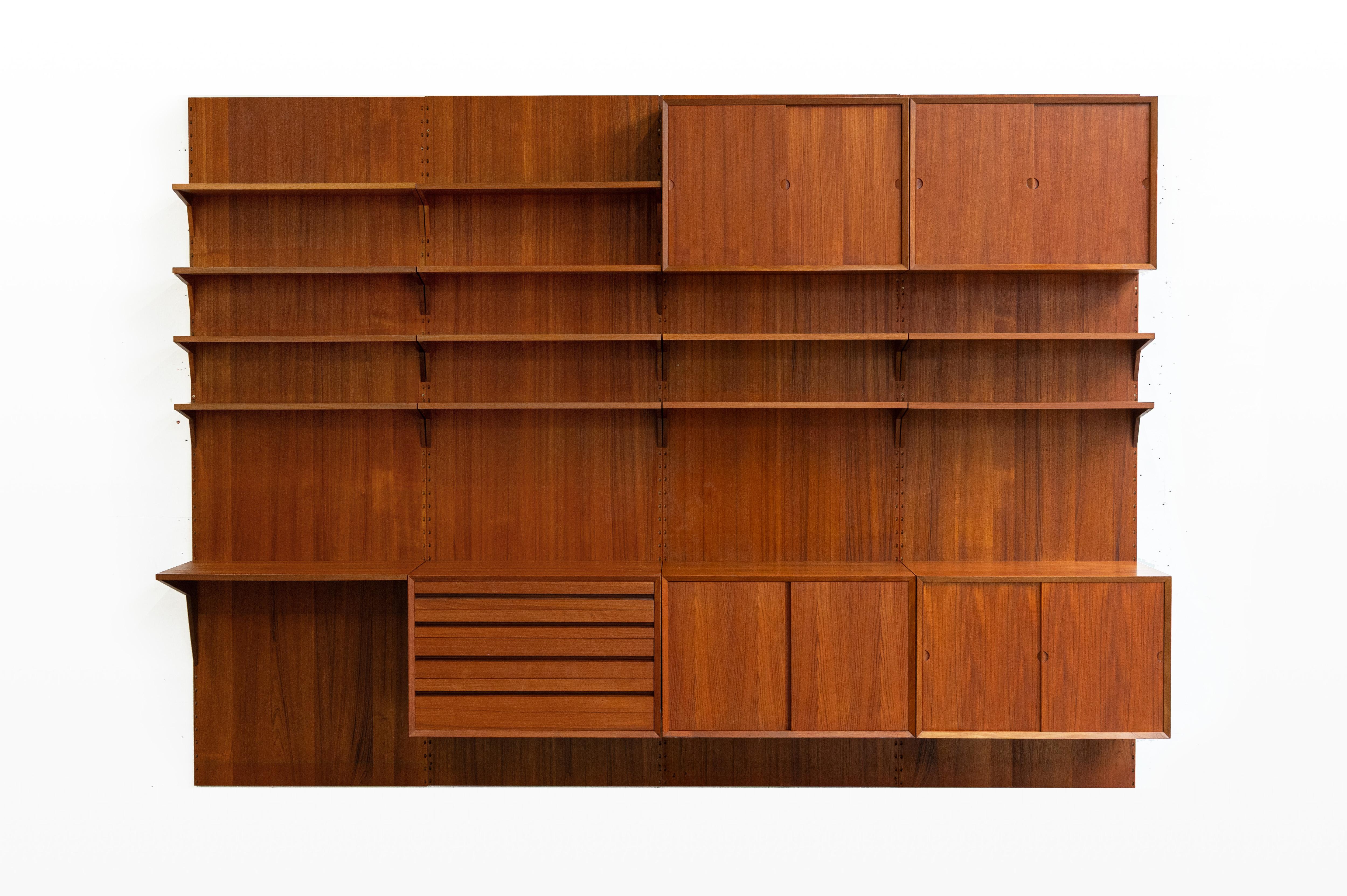 Mid-Century Modern Modular wall unit by Poul Cadovius in teak
