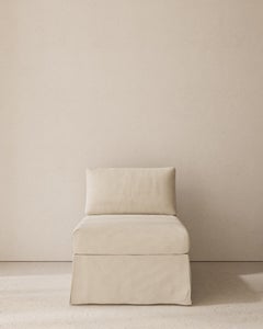 Modularer armloser Sessel mit Sockelleiste - gepolstert in Leinen in Creme