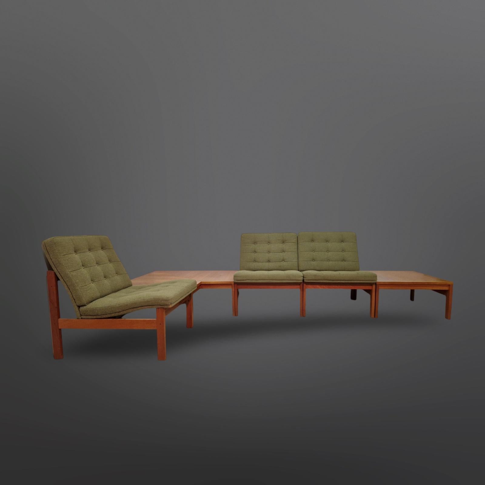 Sectional sofa set designed by Ole Gjerlov Knudsen and Torben Lind. Made by Cado, formerly France and son, in Denmark during the 1960s.
Three lounge chairs, a side table and a corner table. typical danish design with a very comfortable seating
