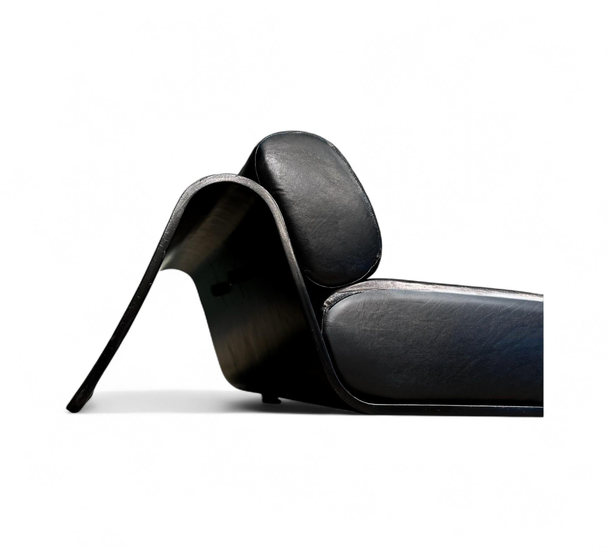 “Modulo” Low Easy Chair with Ottoman by Oscar & Anna Maria Niemeyer, 1970's For Sale 8