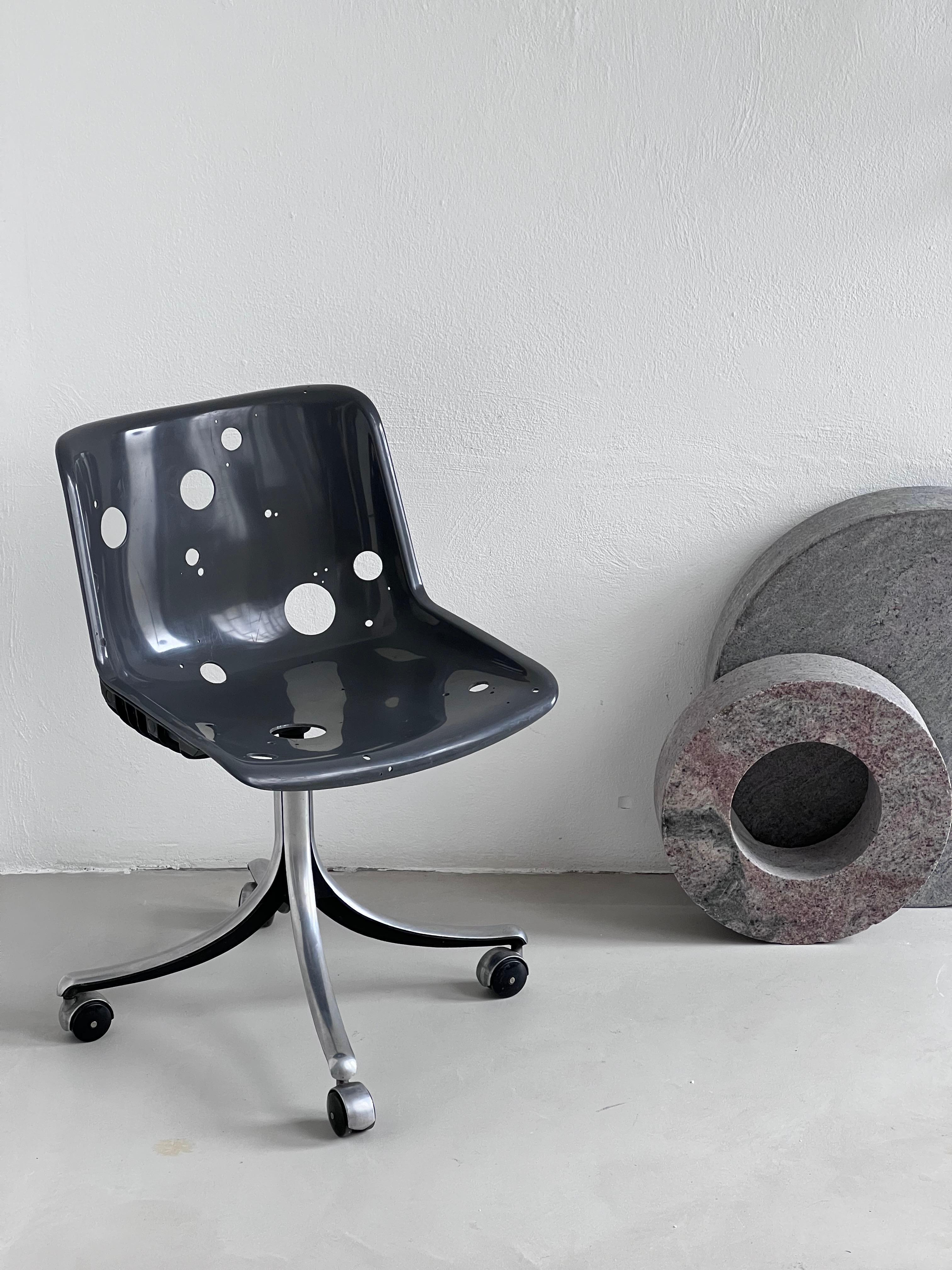 Art Design Chair - Stand Alone chair - Artistic Chair by Milanese Studio In Good Condition For Sale In Milano, IT