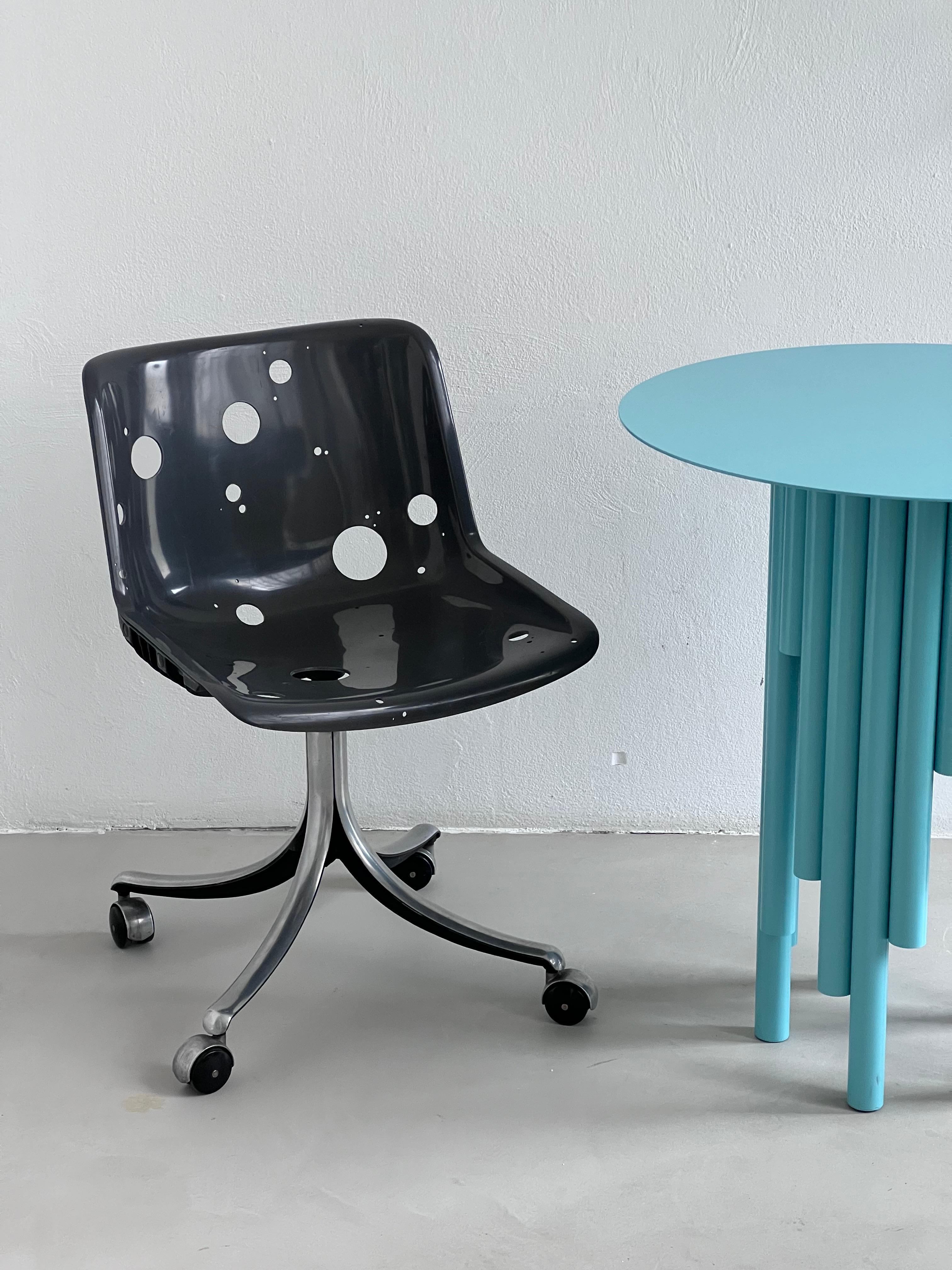 Art Design Chair - Stand Alone chair - Artistic Chair by Milanese Studio For Sale 1