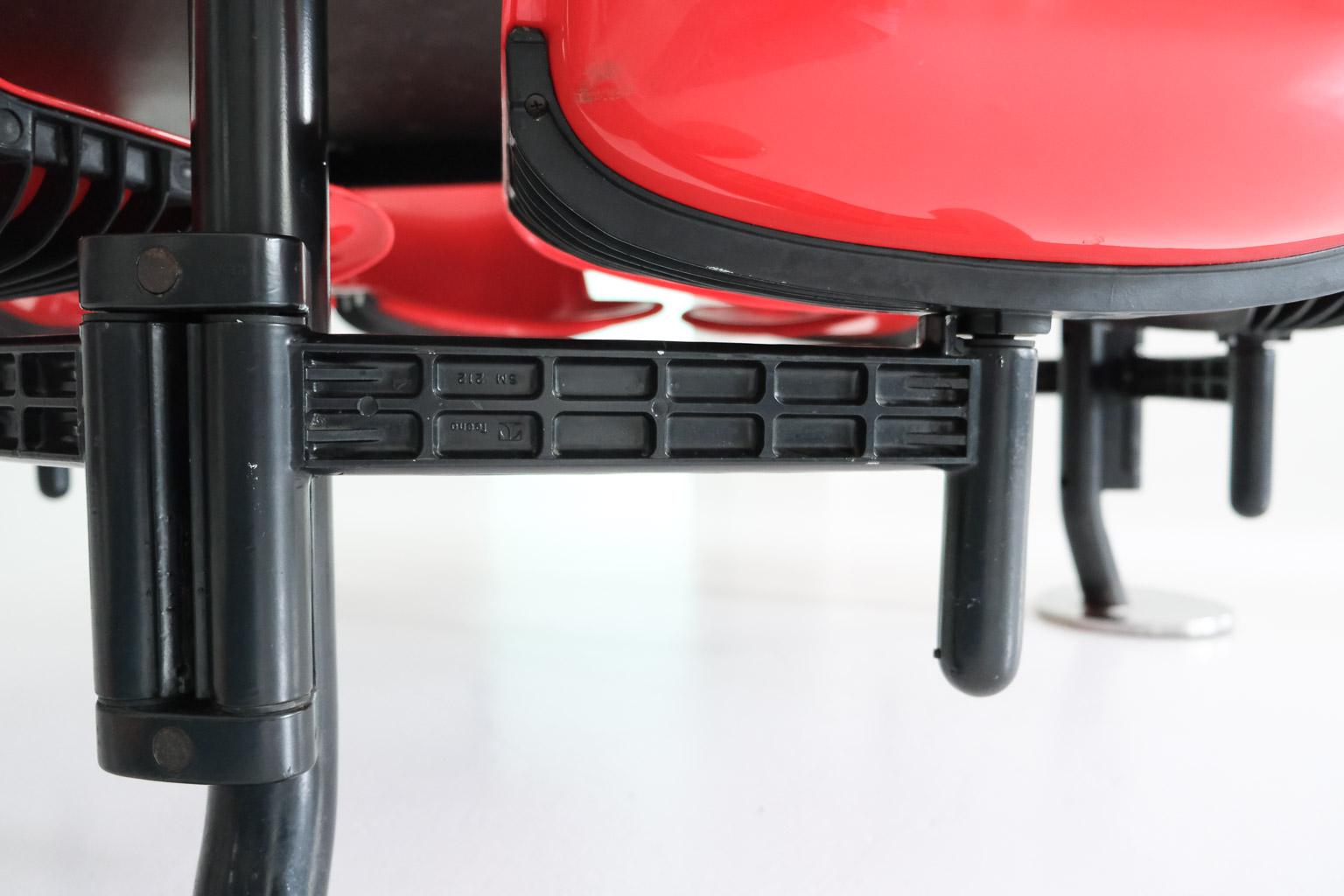 Modus triangular table + integrated swivelling chairs by Osvaldo Borsani, Tecno For Sale 6