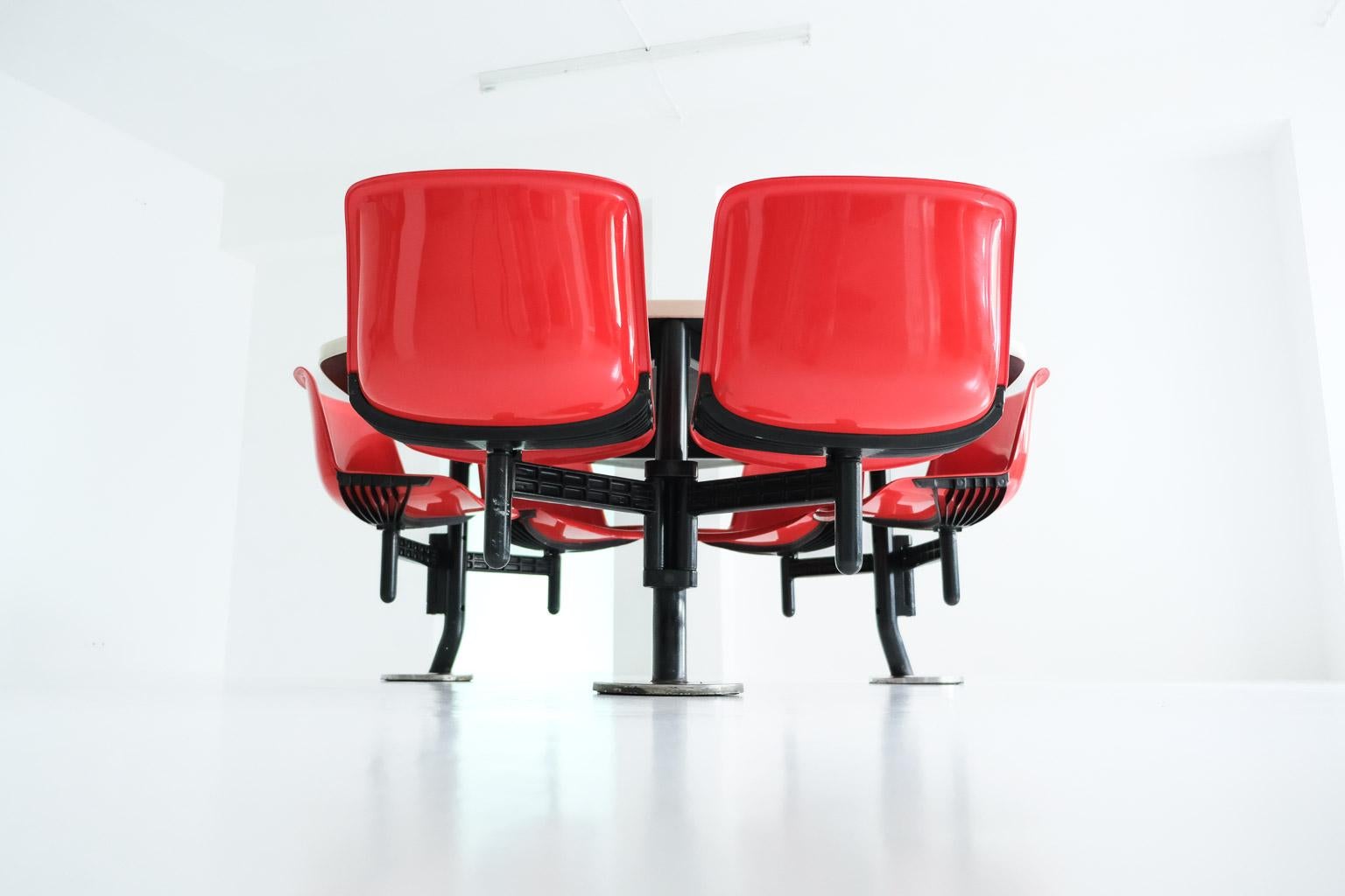 Modus triangular table + integrated swivelling chairs by Osvaldo Borsani, Tecno For Sale 7