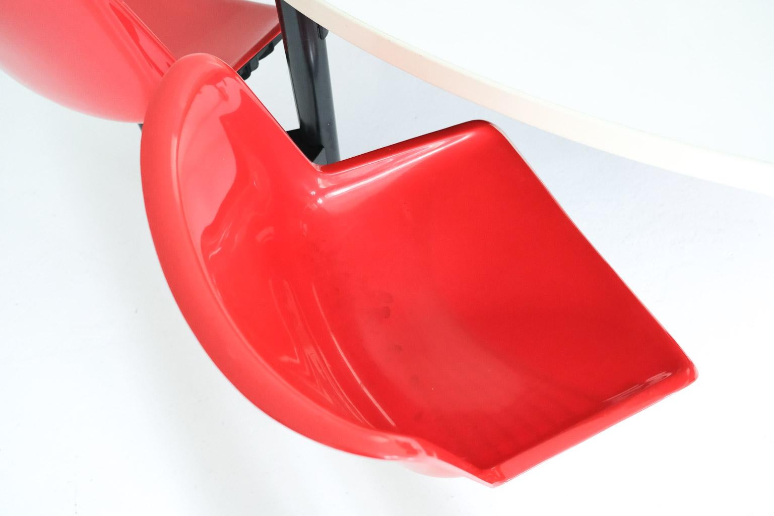 Modus triangular table + integrated swivelling chairs by Osvaldo Borsani, Tecno For Sale 9