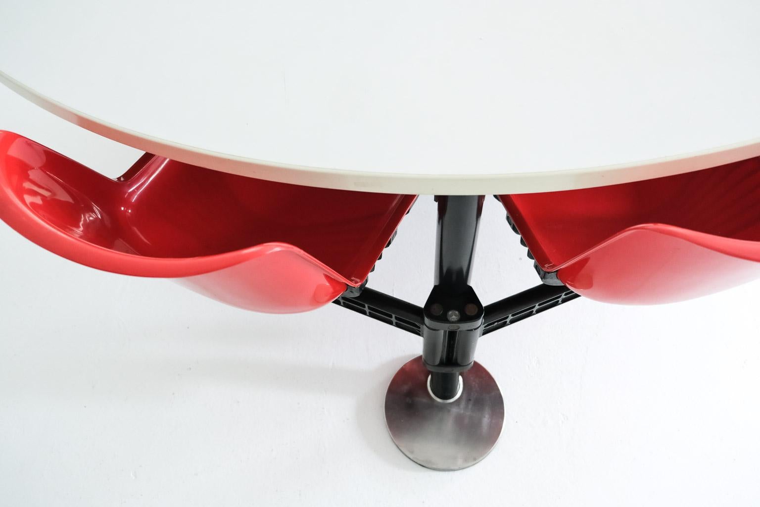 Metal Modus triangular table + integrated swivelling chairs by Osvaldo Borsani, Tecno For Sale